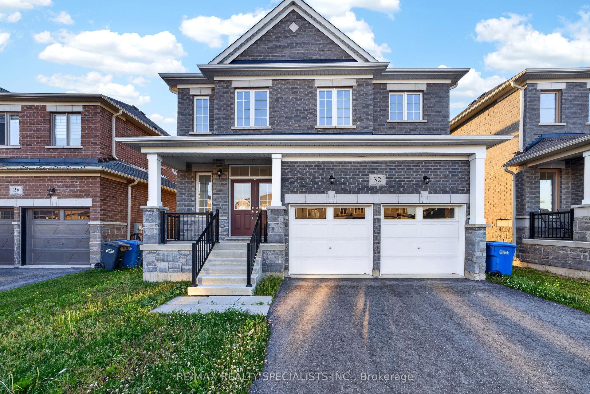 32 Mackenzie Street — photo 1