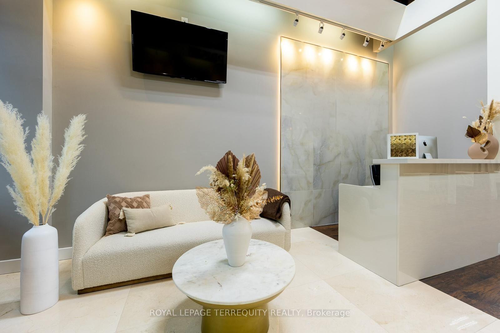 8750 Jane Street 20 #20 — photo 1