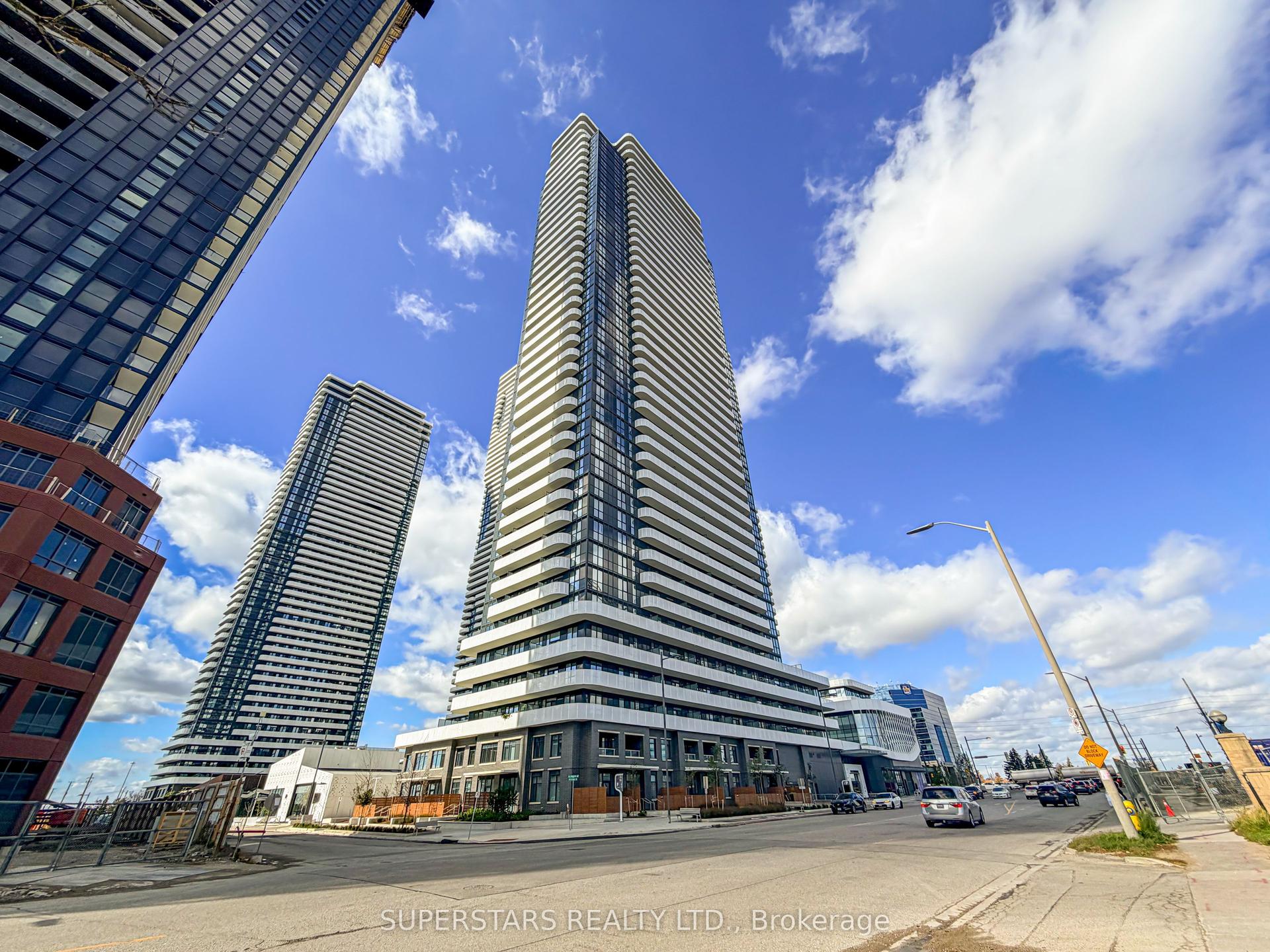 28 Interchange Way 2002 #2002, Vaughan — Condo for sale, photo 1