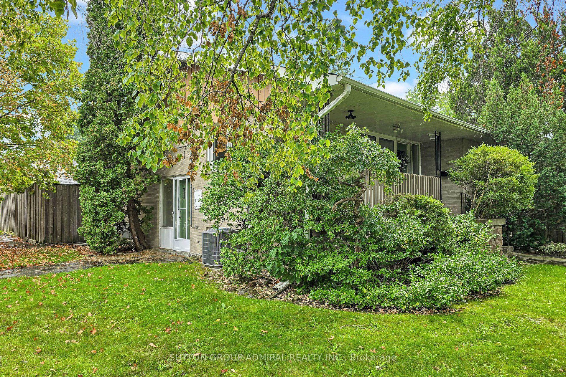 49 Talbot Road, Toronto — Detached for sale, photo 1