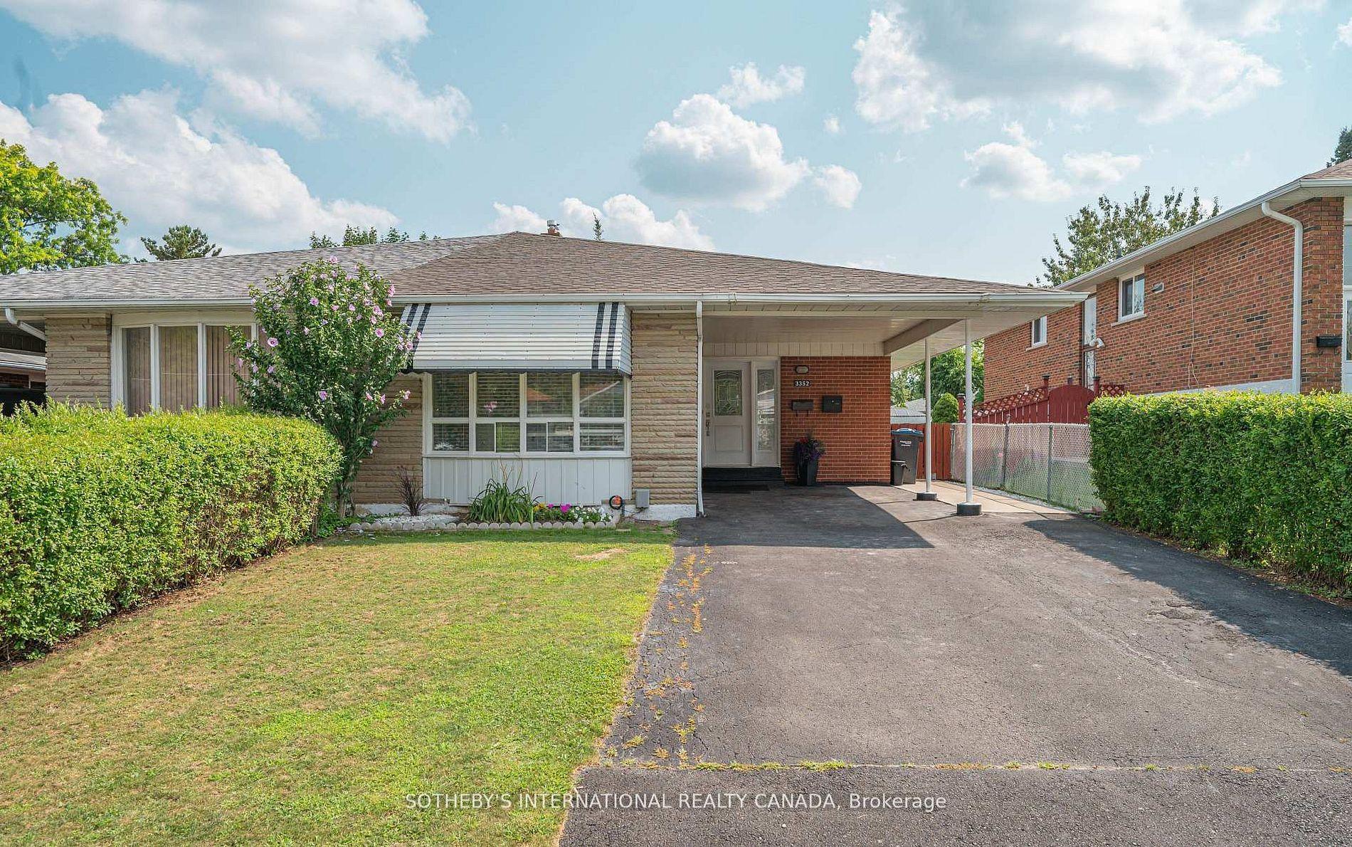 3352 Queen Frederica Drive — photo 1