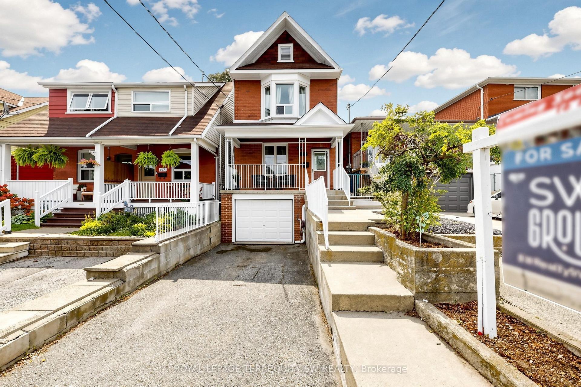 105 Barker Avenue, Toronto — Detached for sale, photo 1
