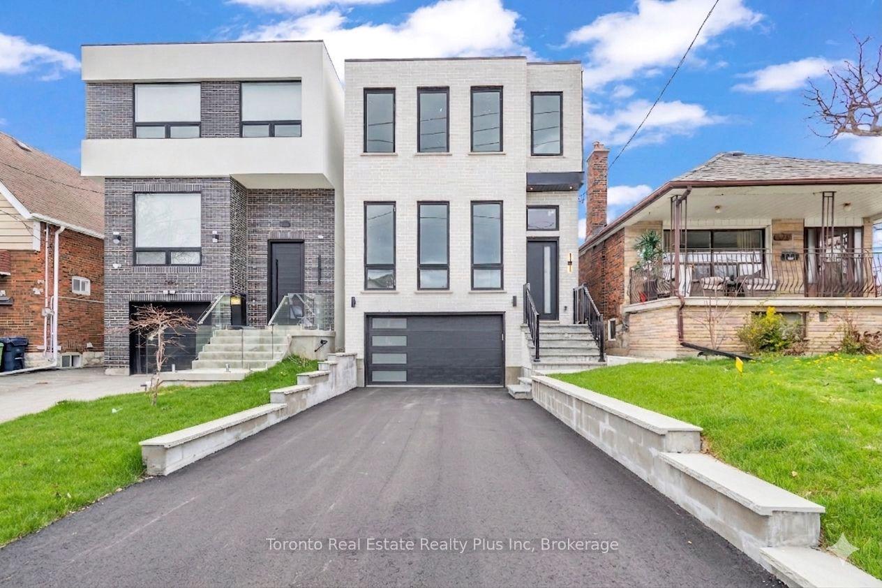 138 Bowie Avenue — photo 1