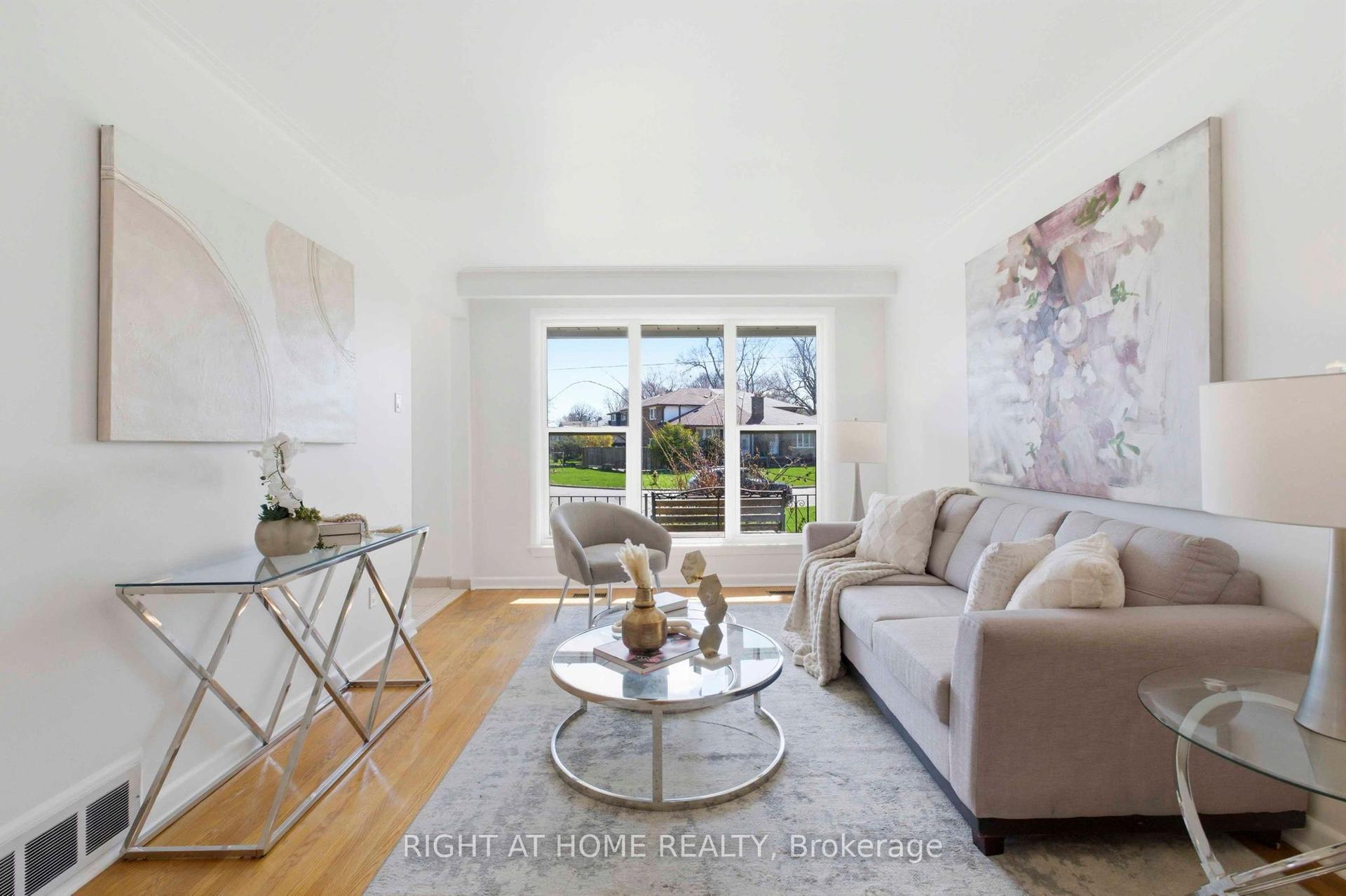 106 Fortrose Crescent — photo 1