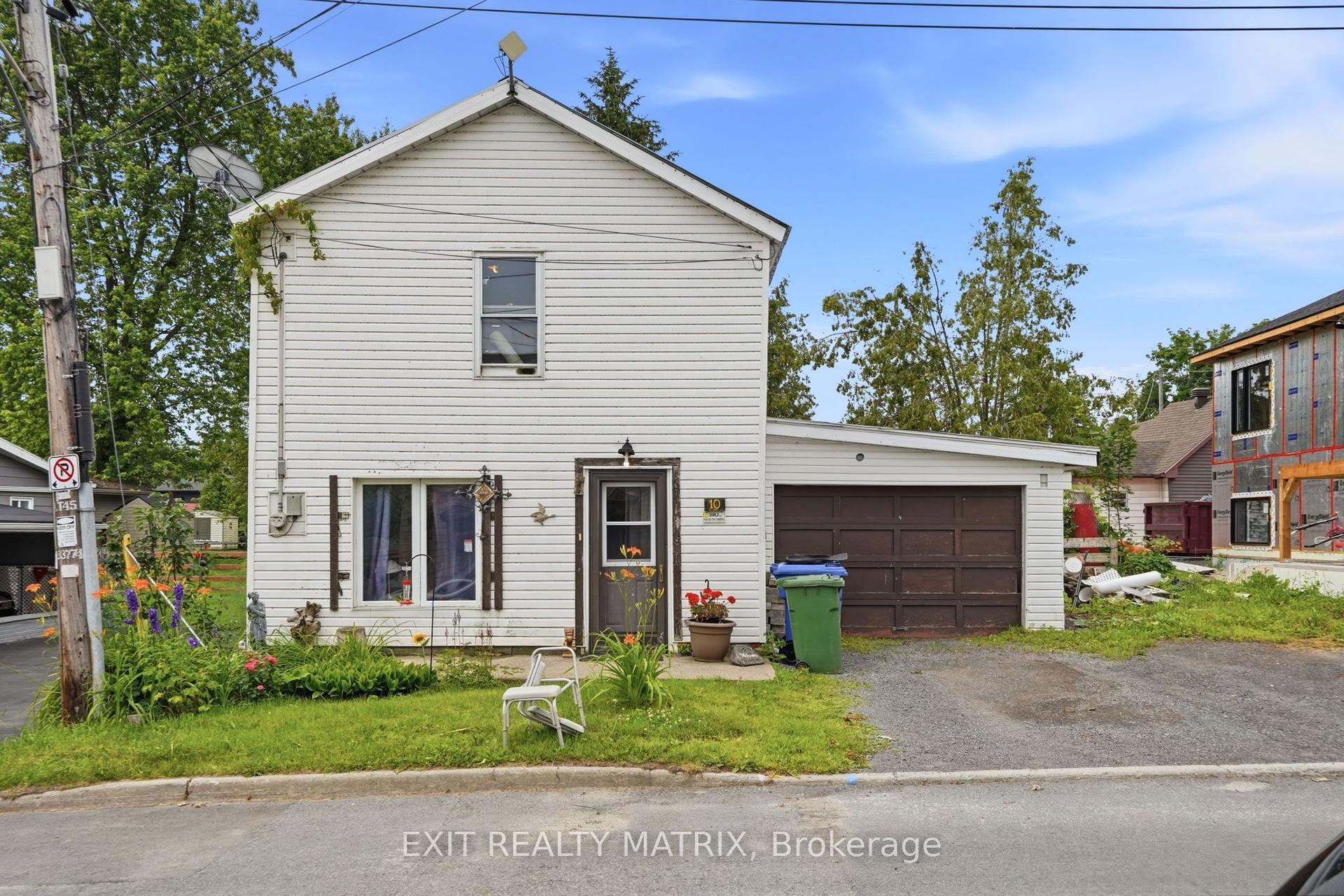10 Peter Street, Champlain — Detached for sale, photo 1