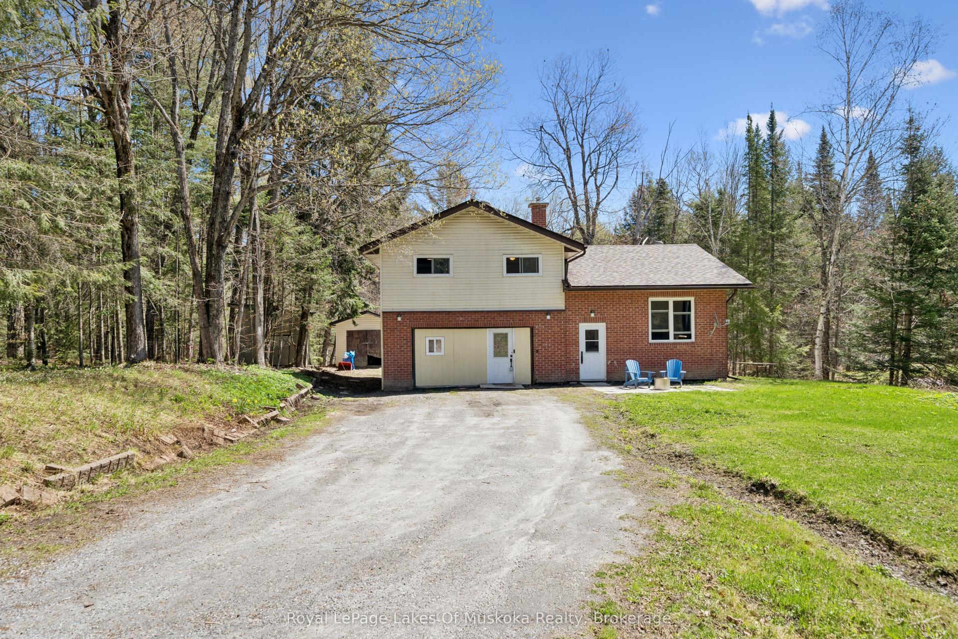 1052 Old Falkenburg Road — photo 1