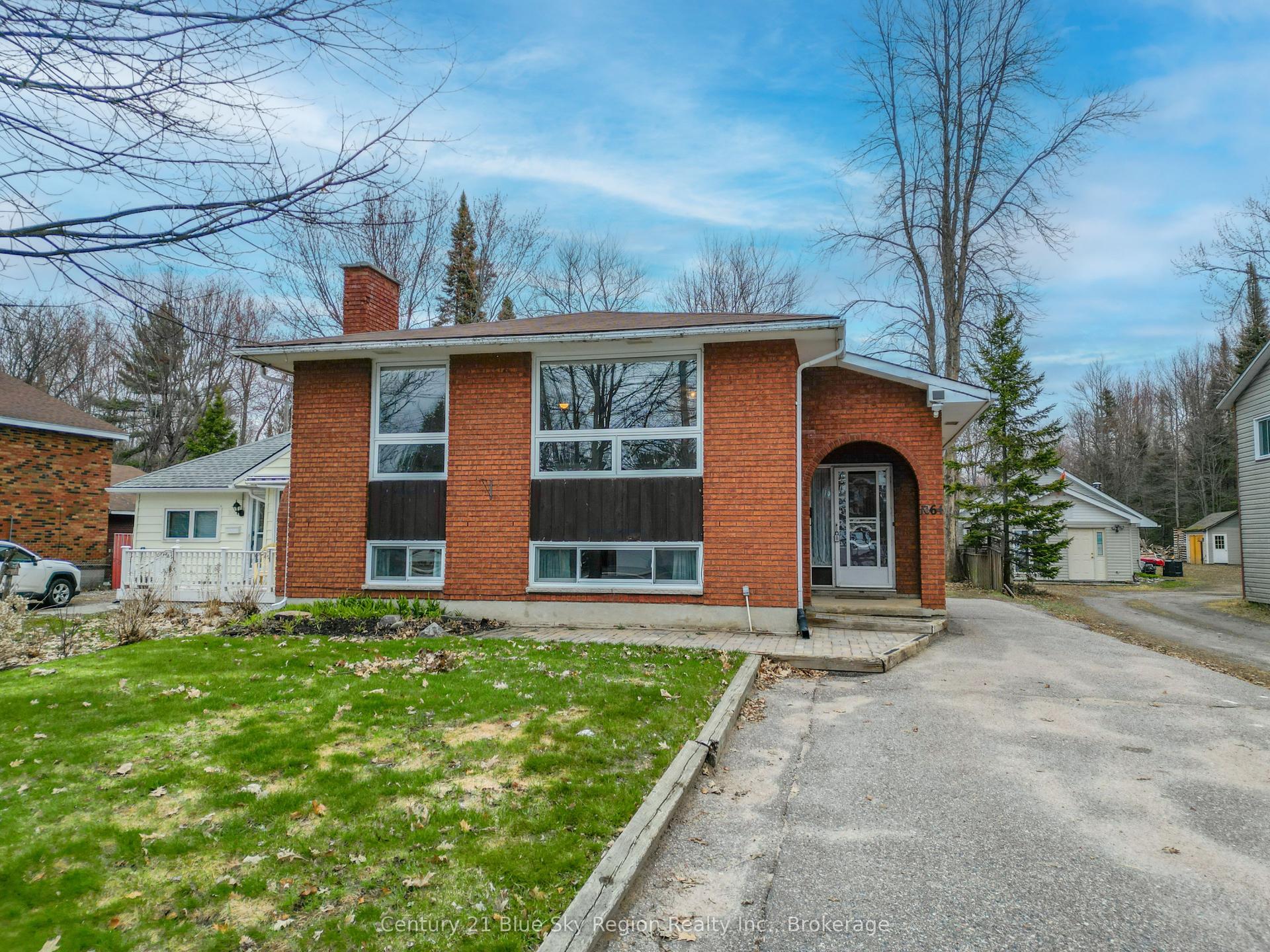 1064 Premier Road — photo 1