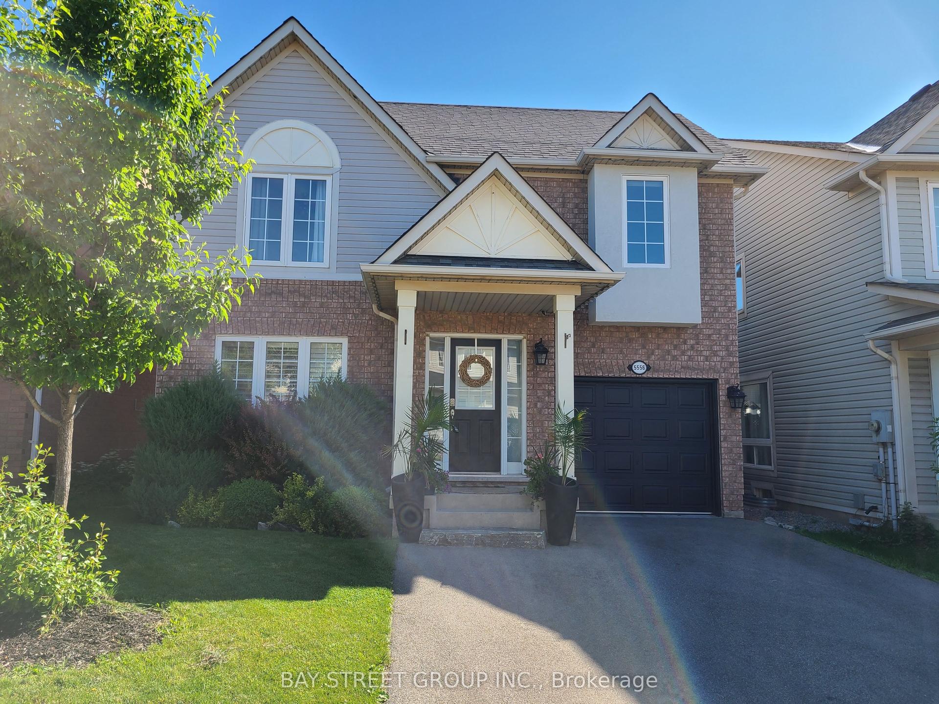 5556 Thorn Lane, Burlington — Detached for lease, photo 1