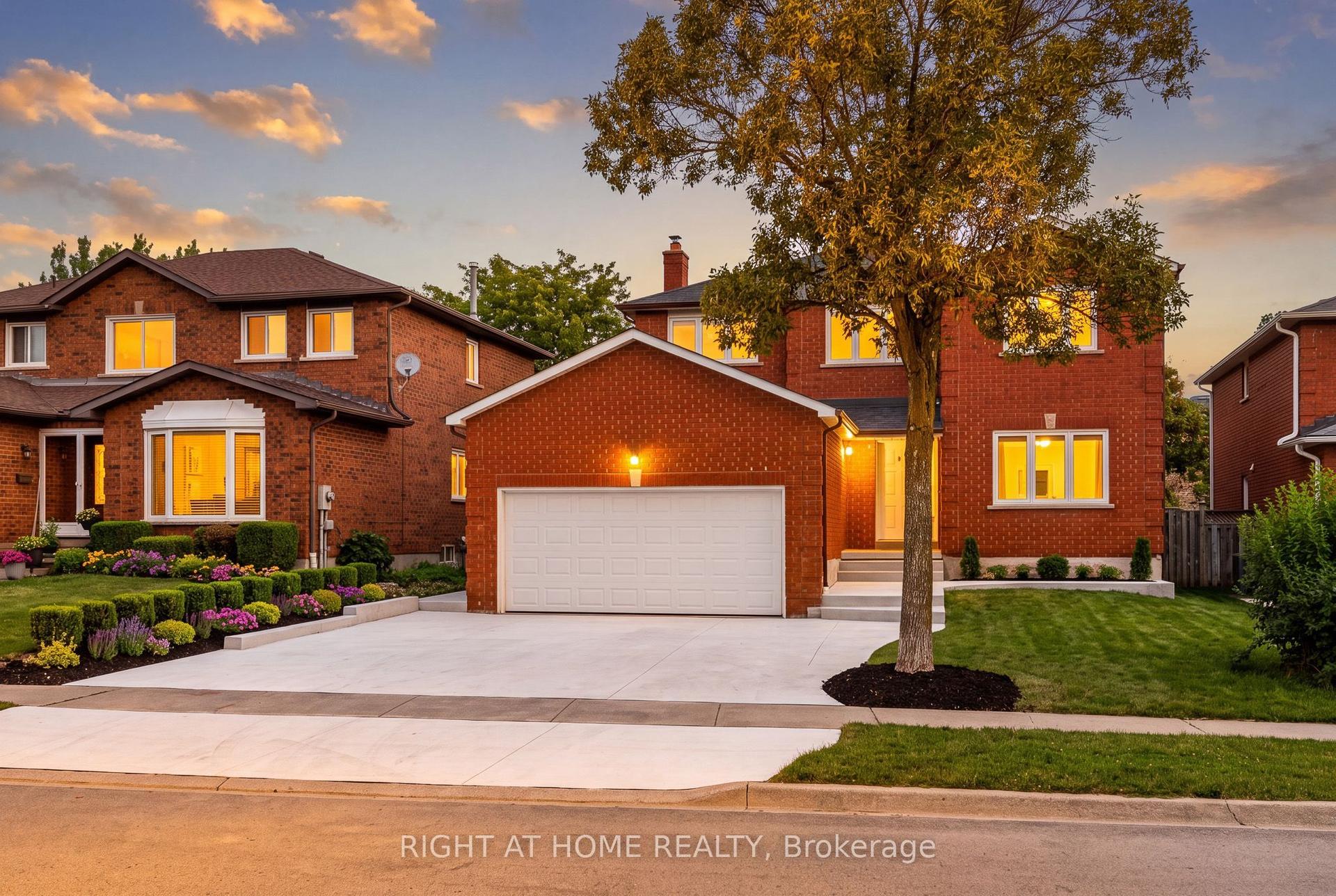 2083-2085 Golden Briar Trail, Oakville — Detached for lease, photo 1