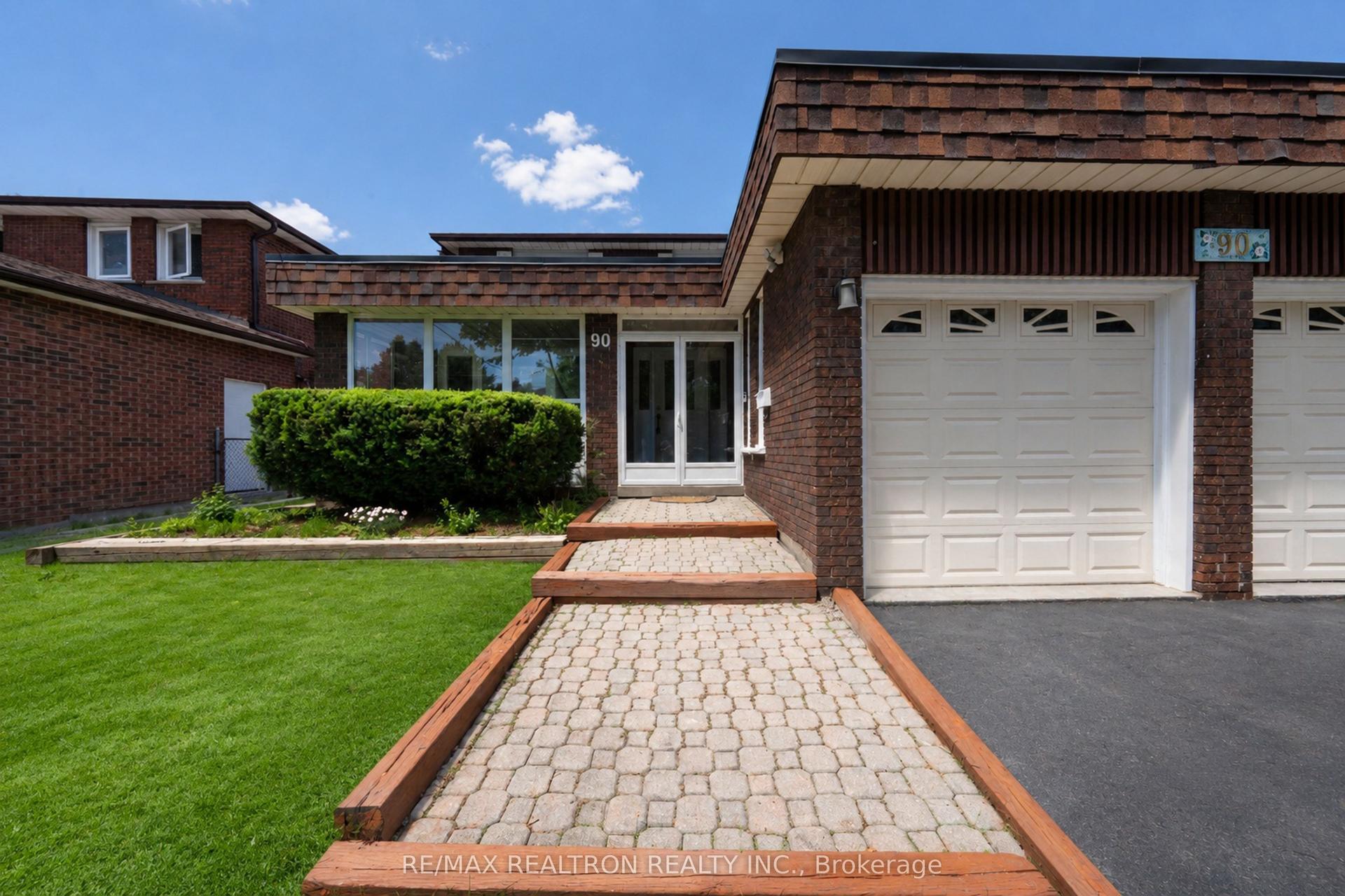 90 Holmes Avenue, Toronto — Detached for sale, photo 1