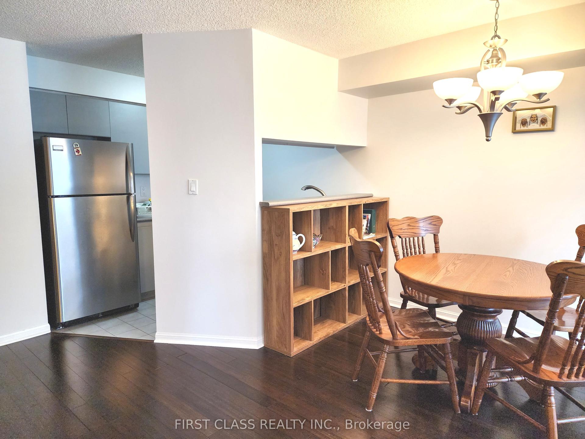 24 Wellesley Street W 1306 #1306, Toronto — Condo for lease, photo 1