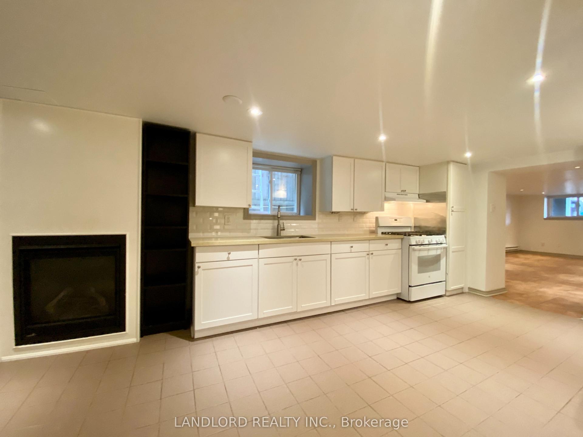 209 Madison Avenue 5 #5, Toronto — Multiplex for lease, photo 1