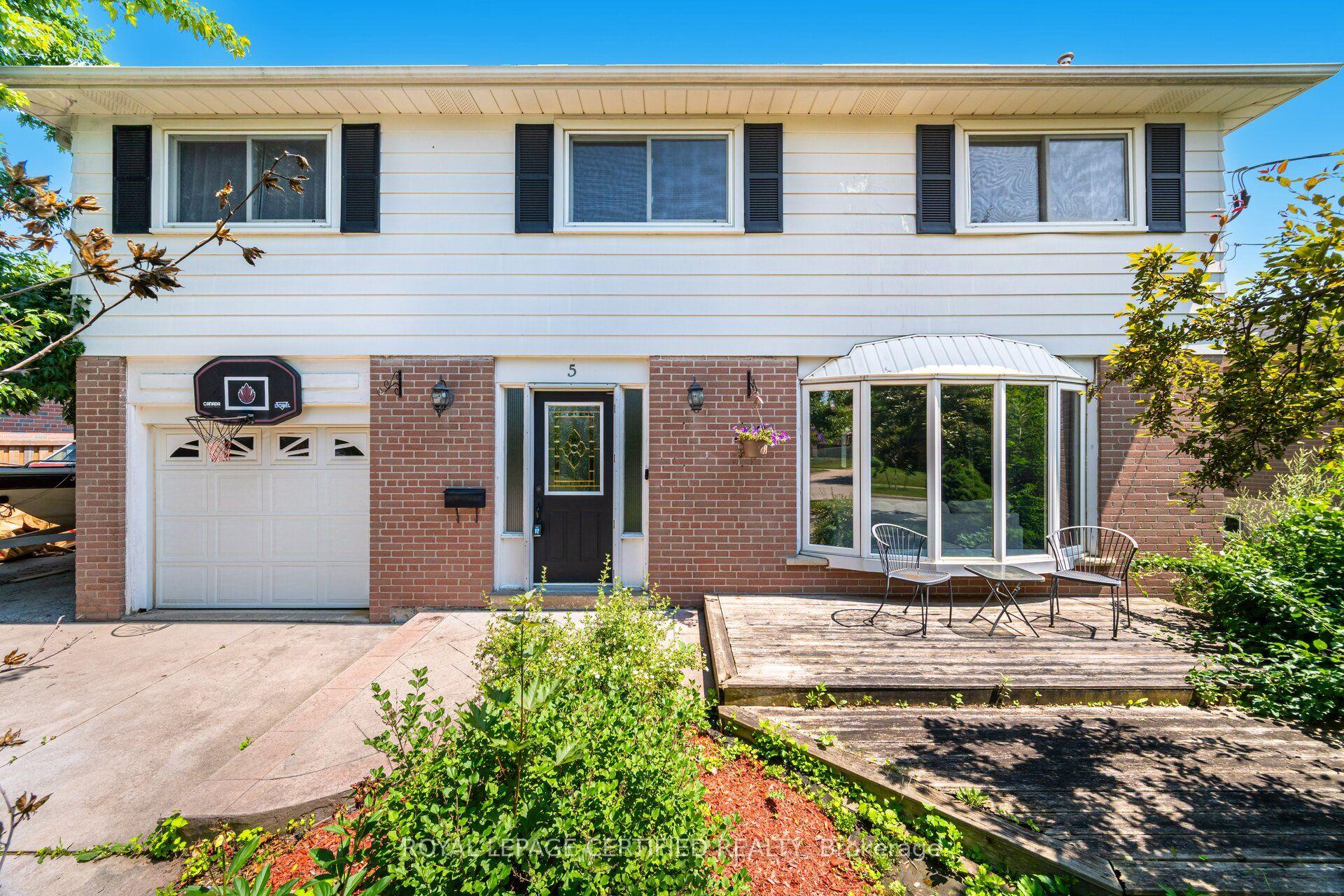 5 Stockman Crescent — photo 1