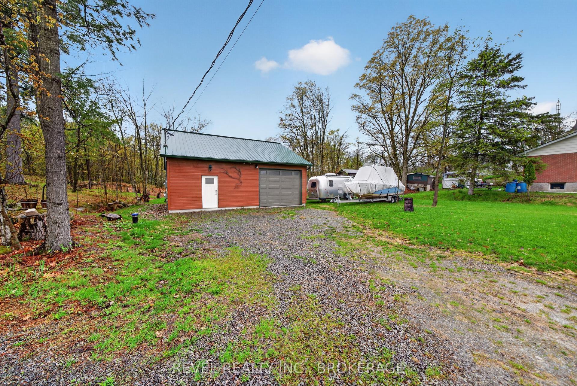 2207 Wellington Street, Frontenac — Detached for sale, photo 1