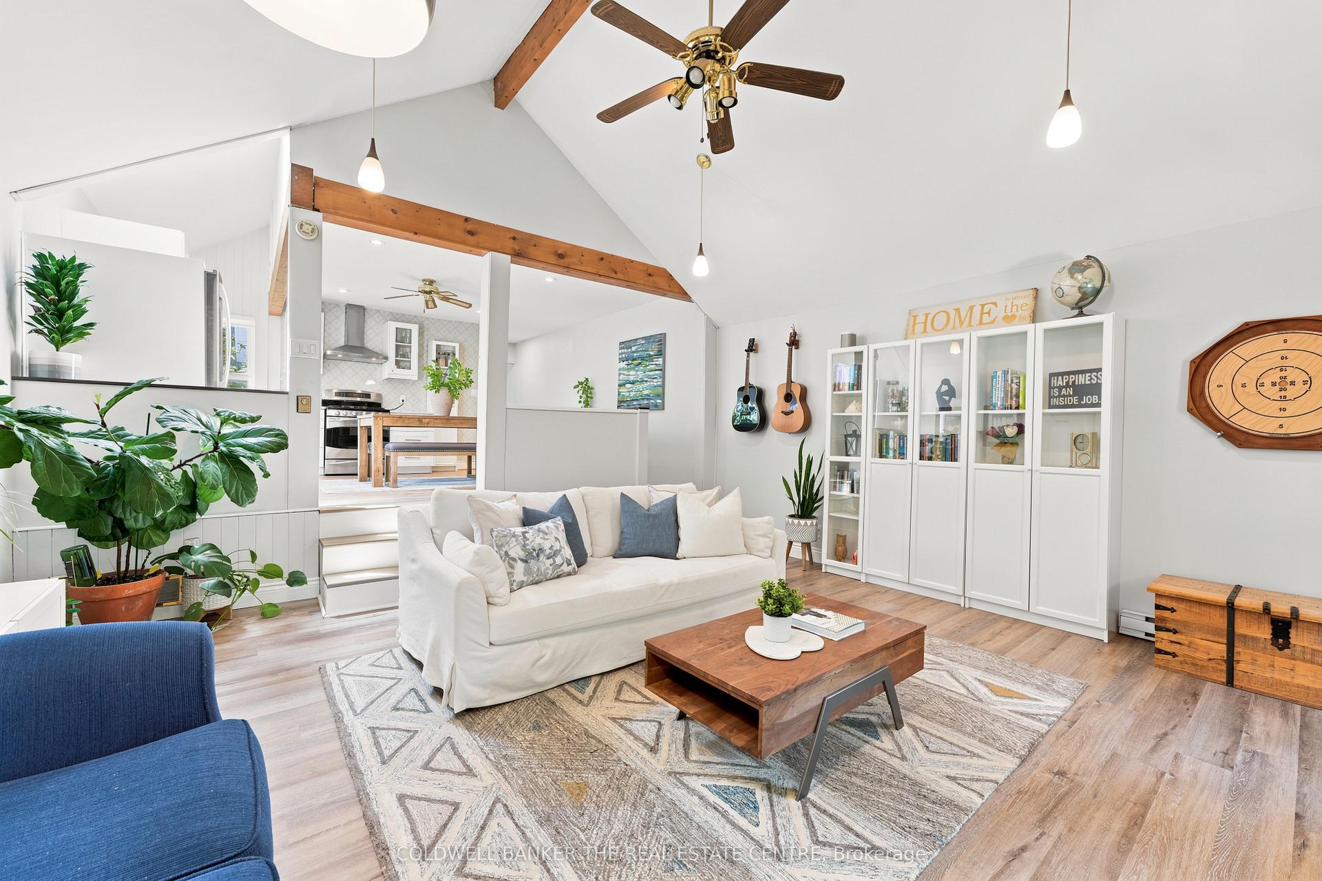 15 Presley Avenue, Toronto — Detached for sale, photo 1