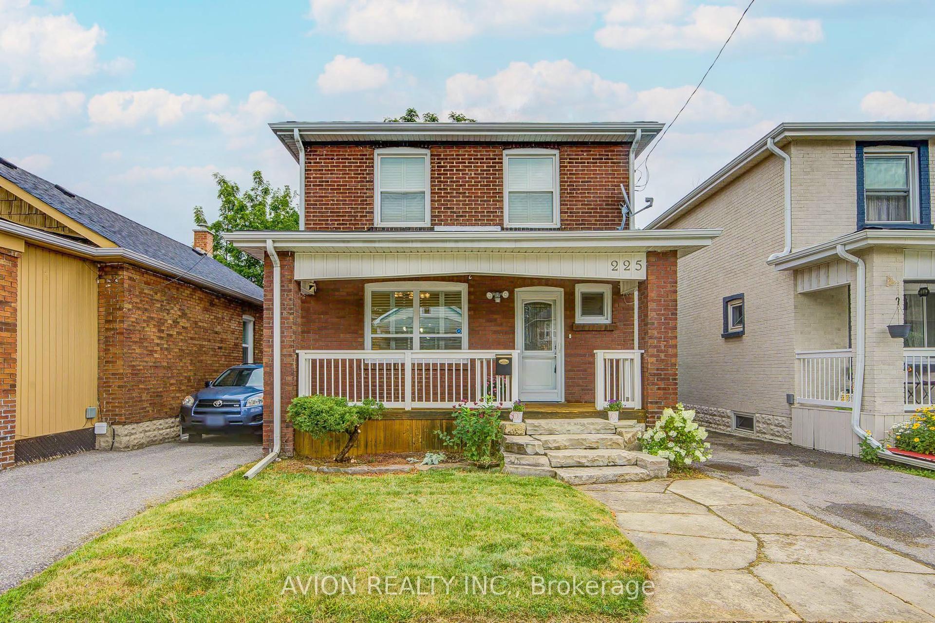 225 Clarke Street, Oshawa — Detached for sale, photo 1
