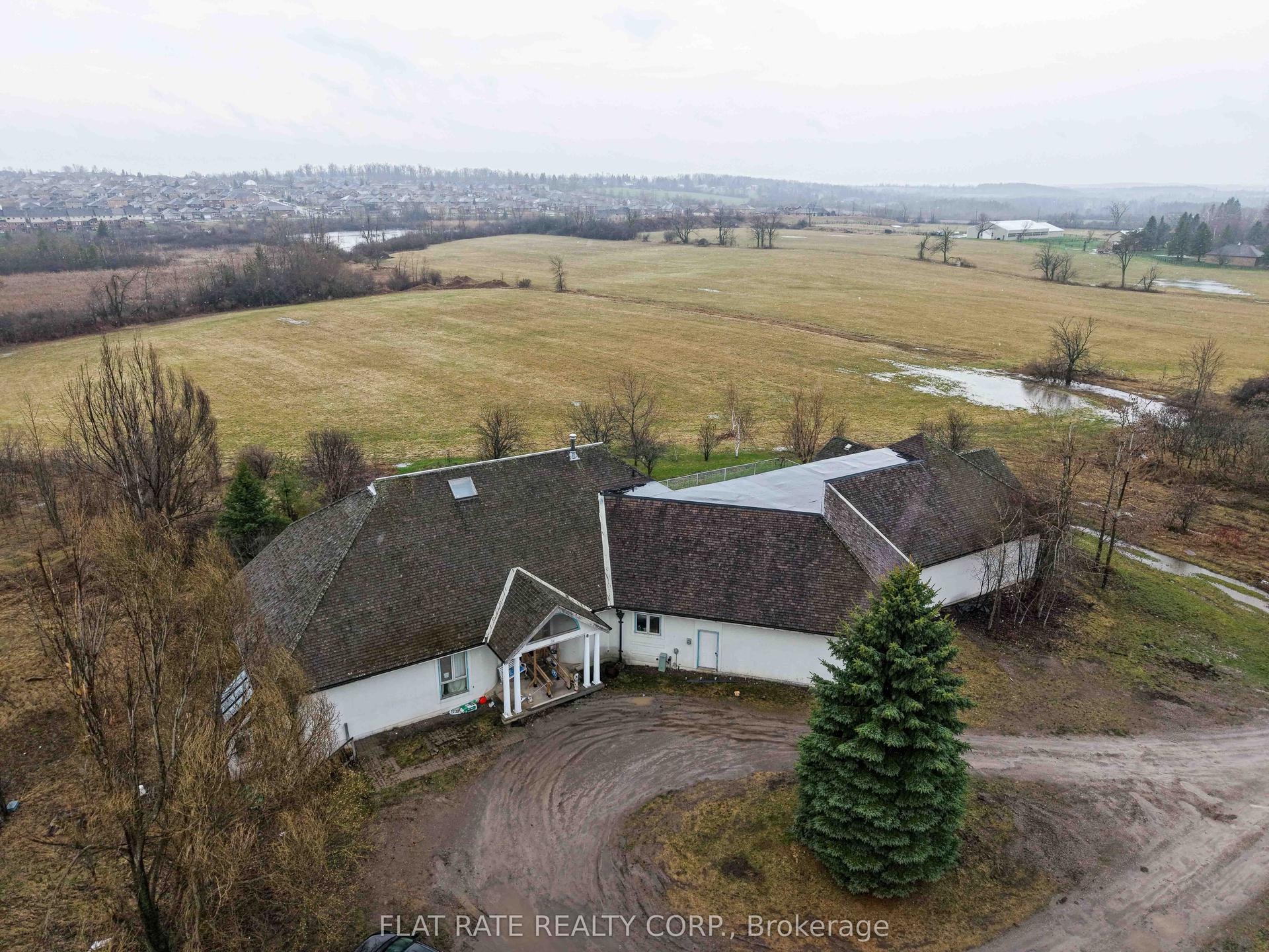 1315 Parkhill Road W — photo 1