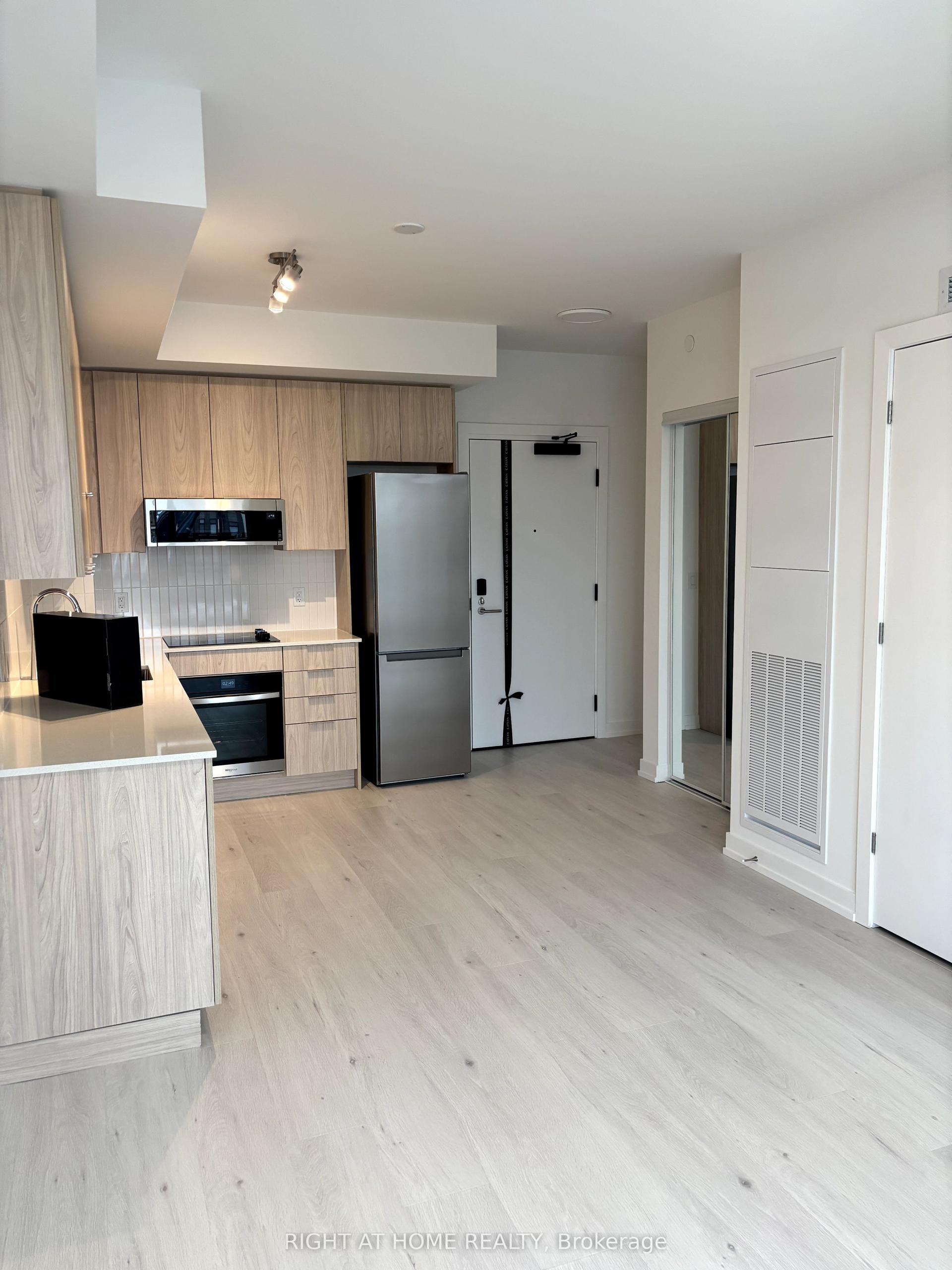 2501 Saw Whet Boulevard 318 #318, Oakville — Condo for lease, photo 1