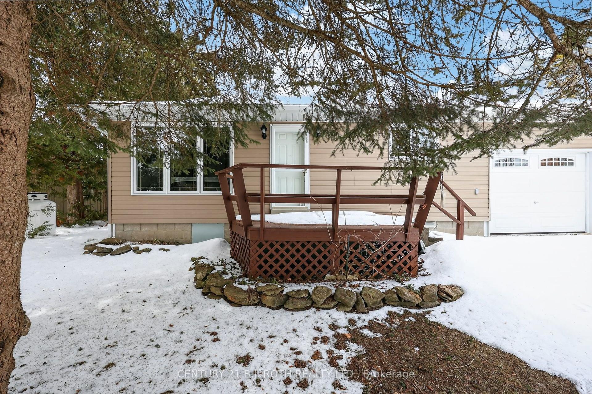 21 Treewood Lane — photo 1