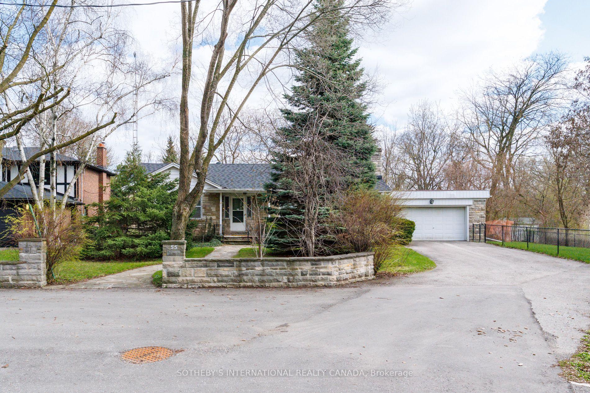 55 Van Dusen Boulevard — photo 1