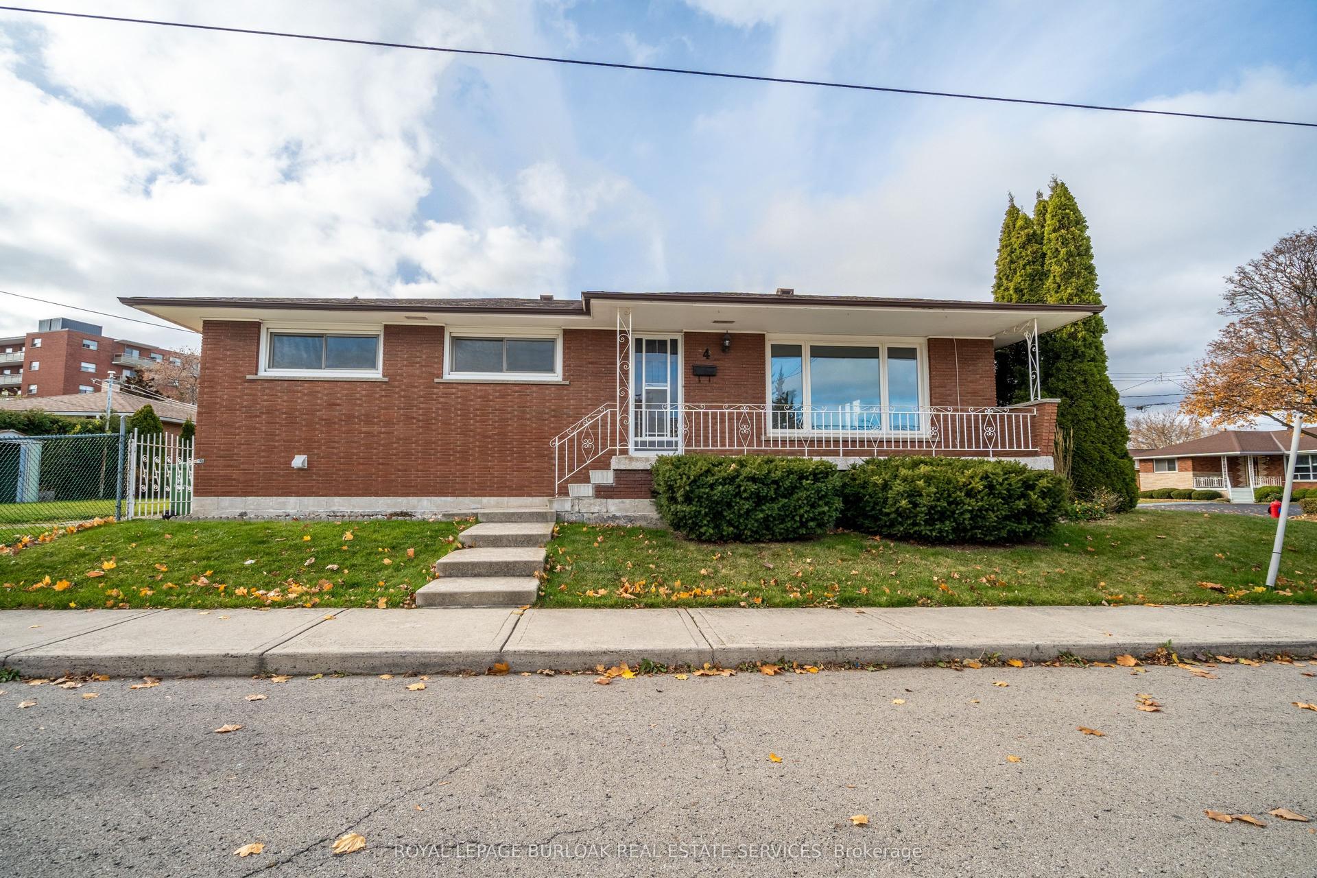 4 STARLIGHT Court Upper #Upper — photo 1