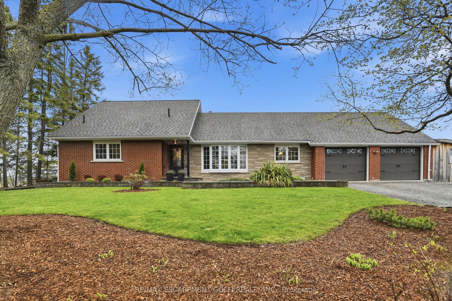 800 Hall Road — photo 1