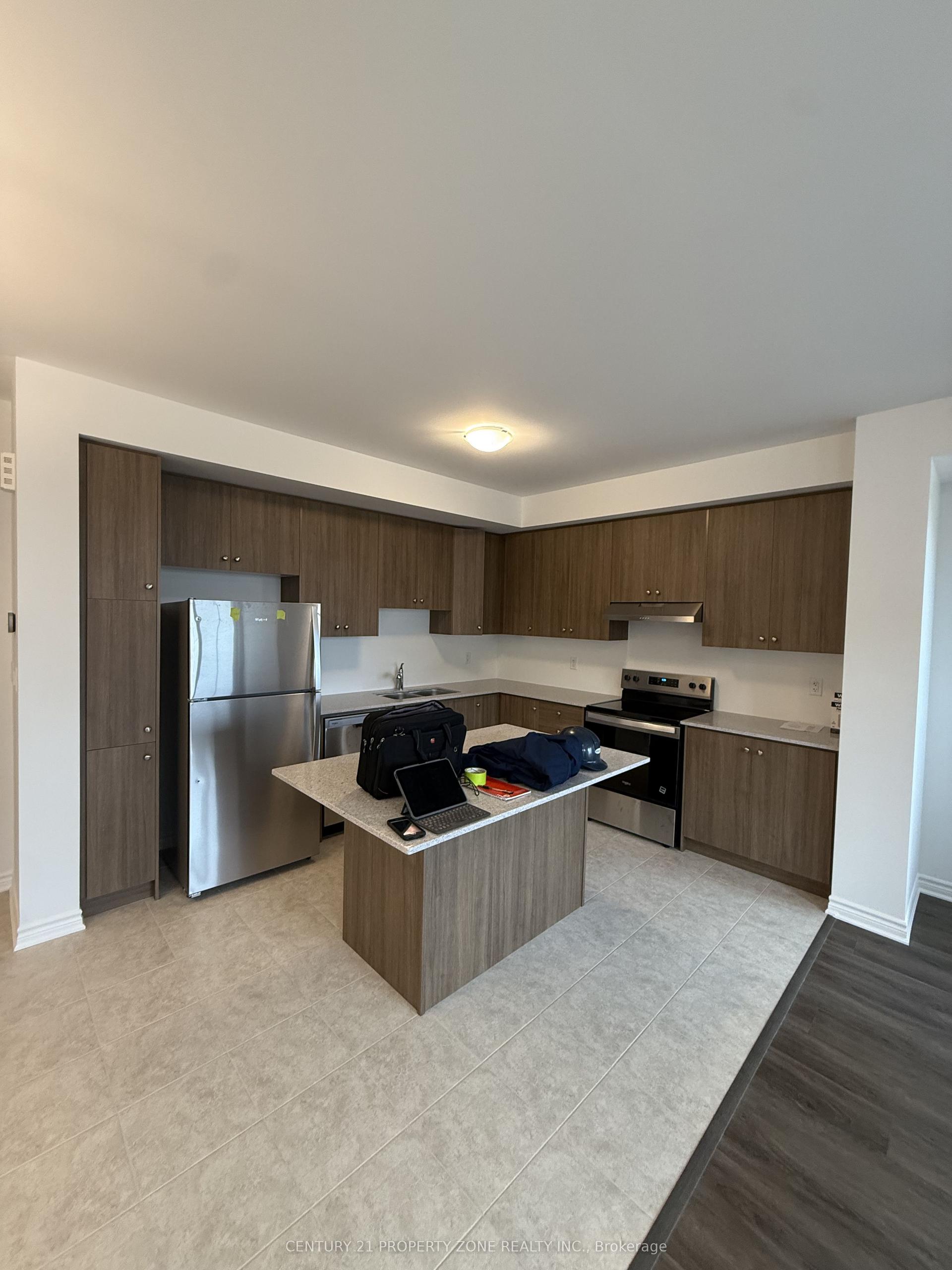 64 Vimy Ridge Road — photo 1