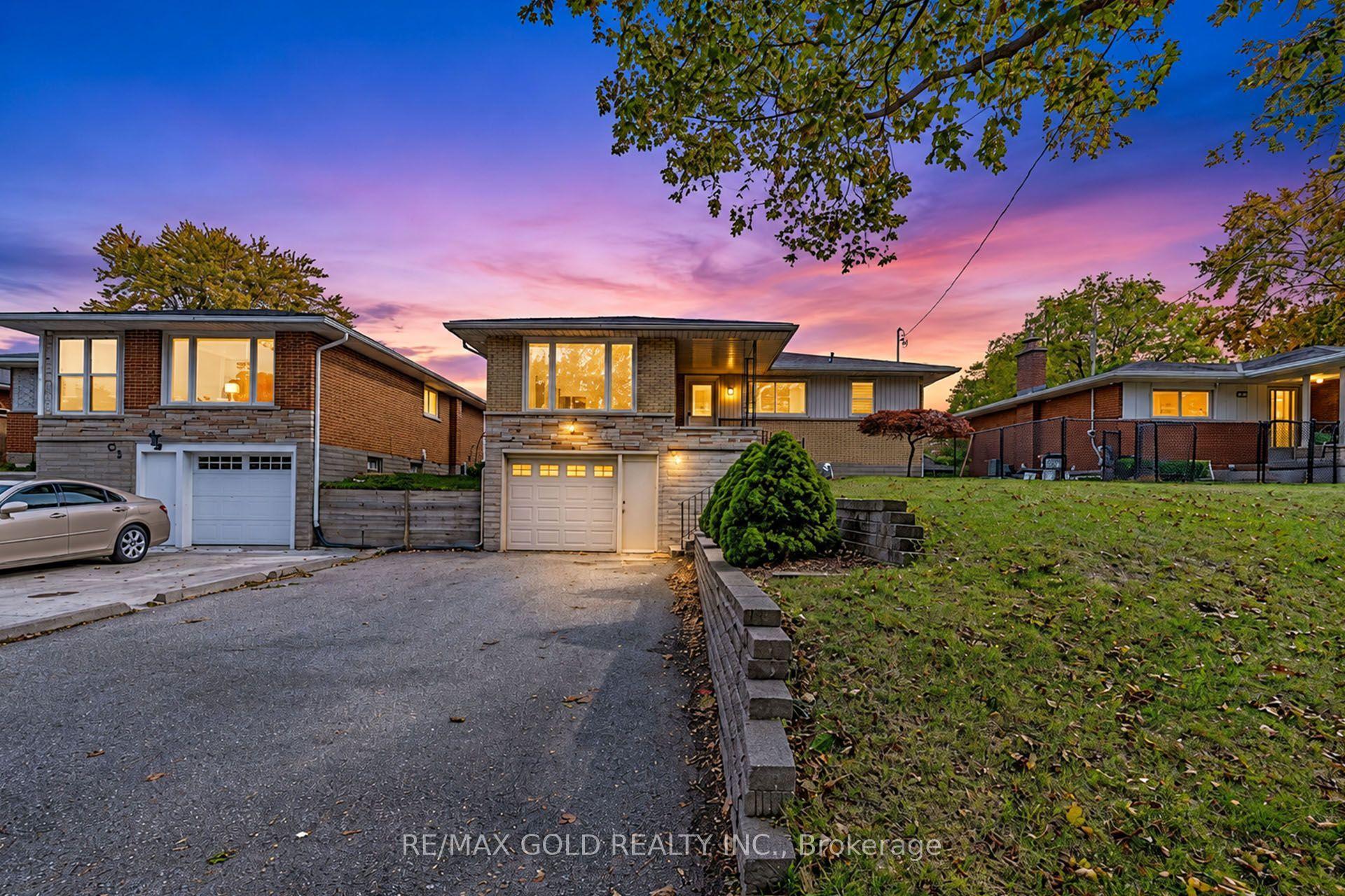 49 Kenneth Avenue, Kitchener — Detached for sale, photo 1