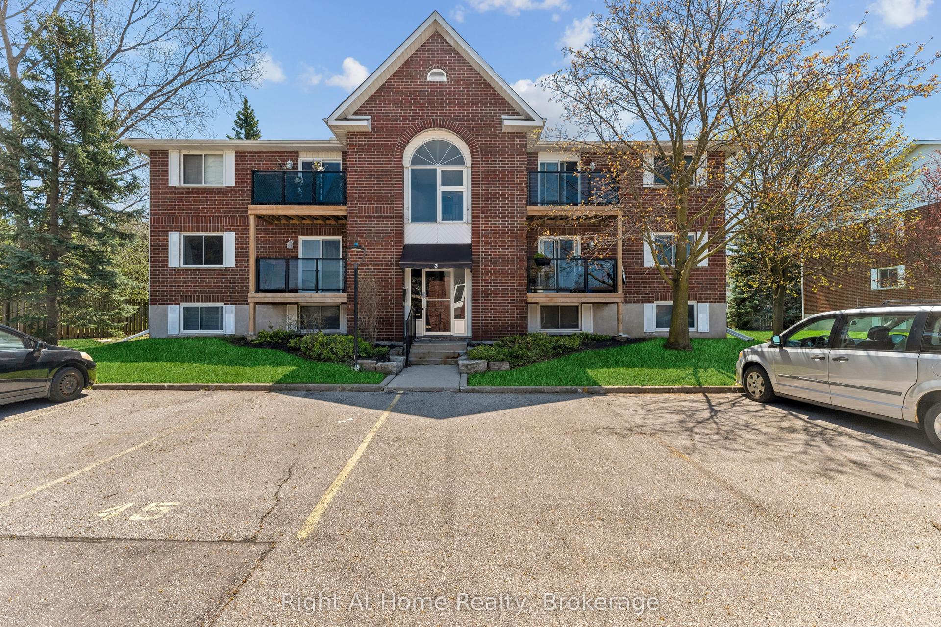 565 GREENFIELD Avenue 310 #310 — photo 1
