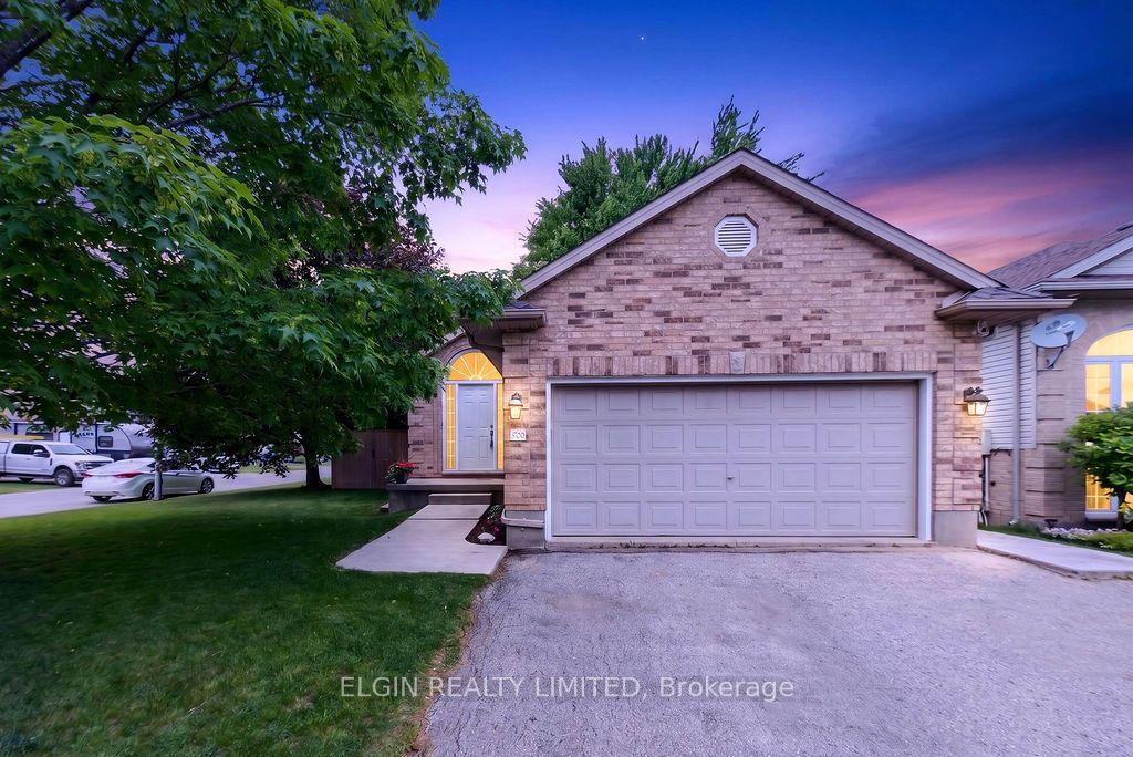599 Wellington Street — photo 1
