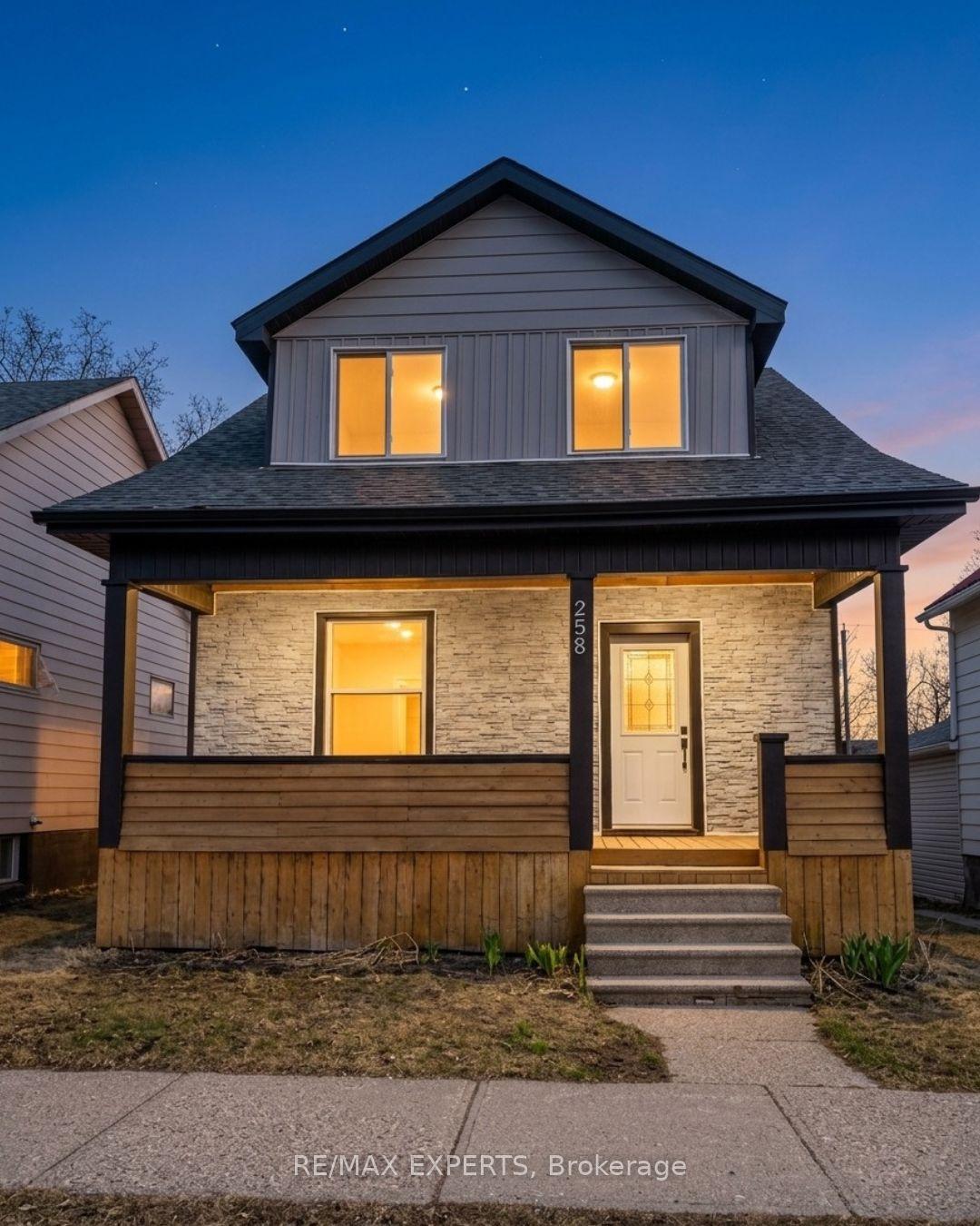 258 Dundas Street — photo 1