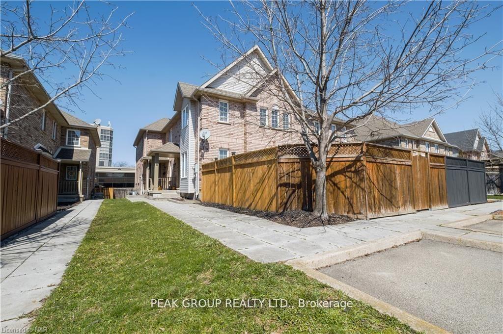 9 FLYNN Court, St. Catharines — Townhouse for lease, photo 1