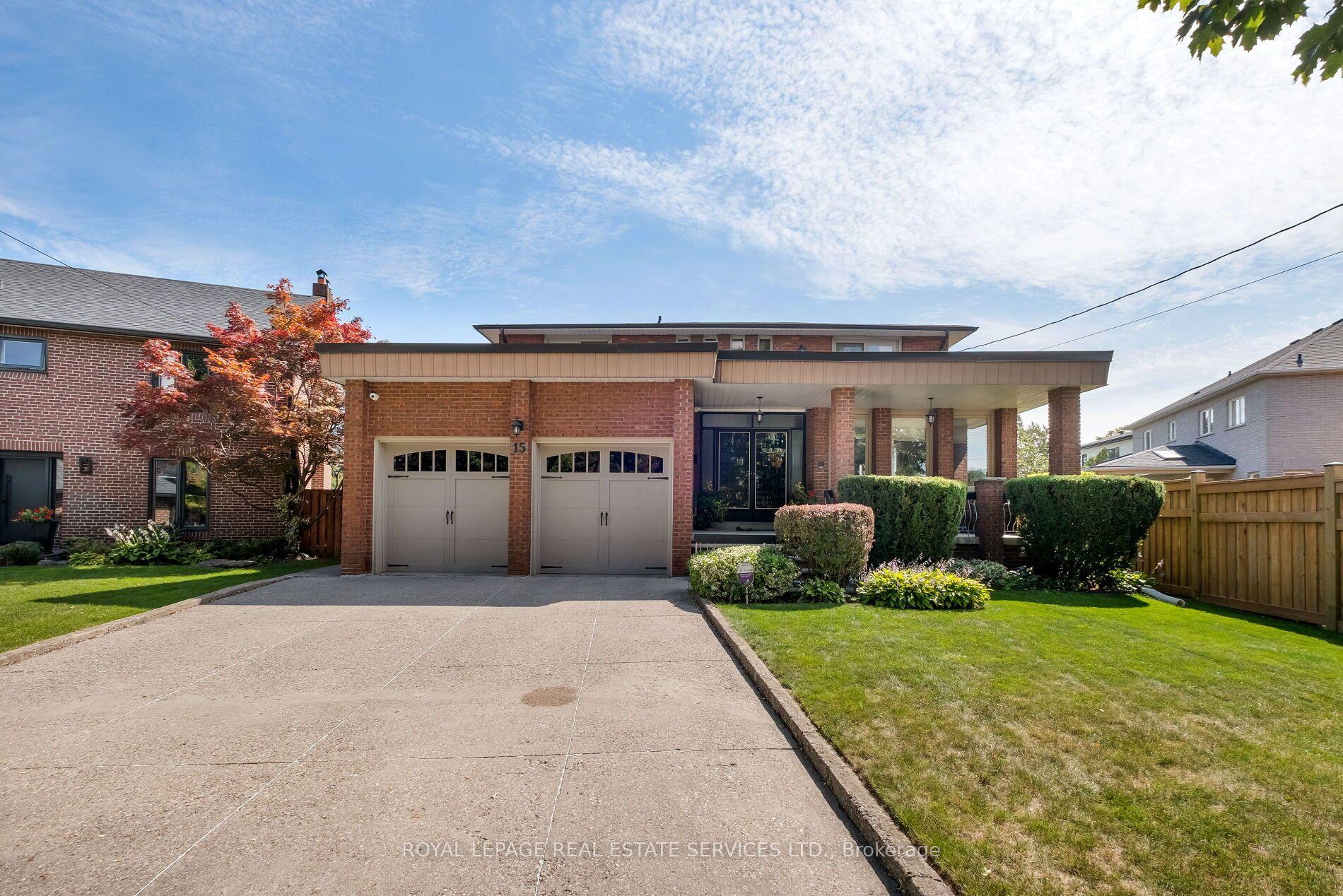15 Westroyal Road — photo 1