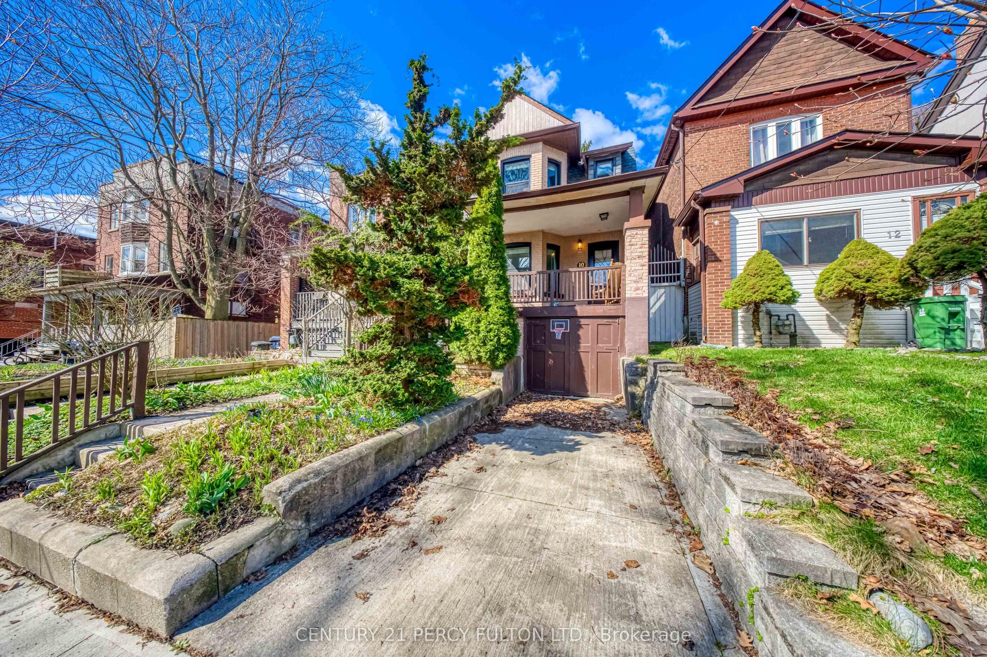 10 Redwood Avenue — photo 1