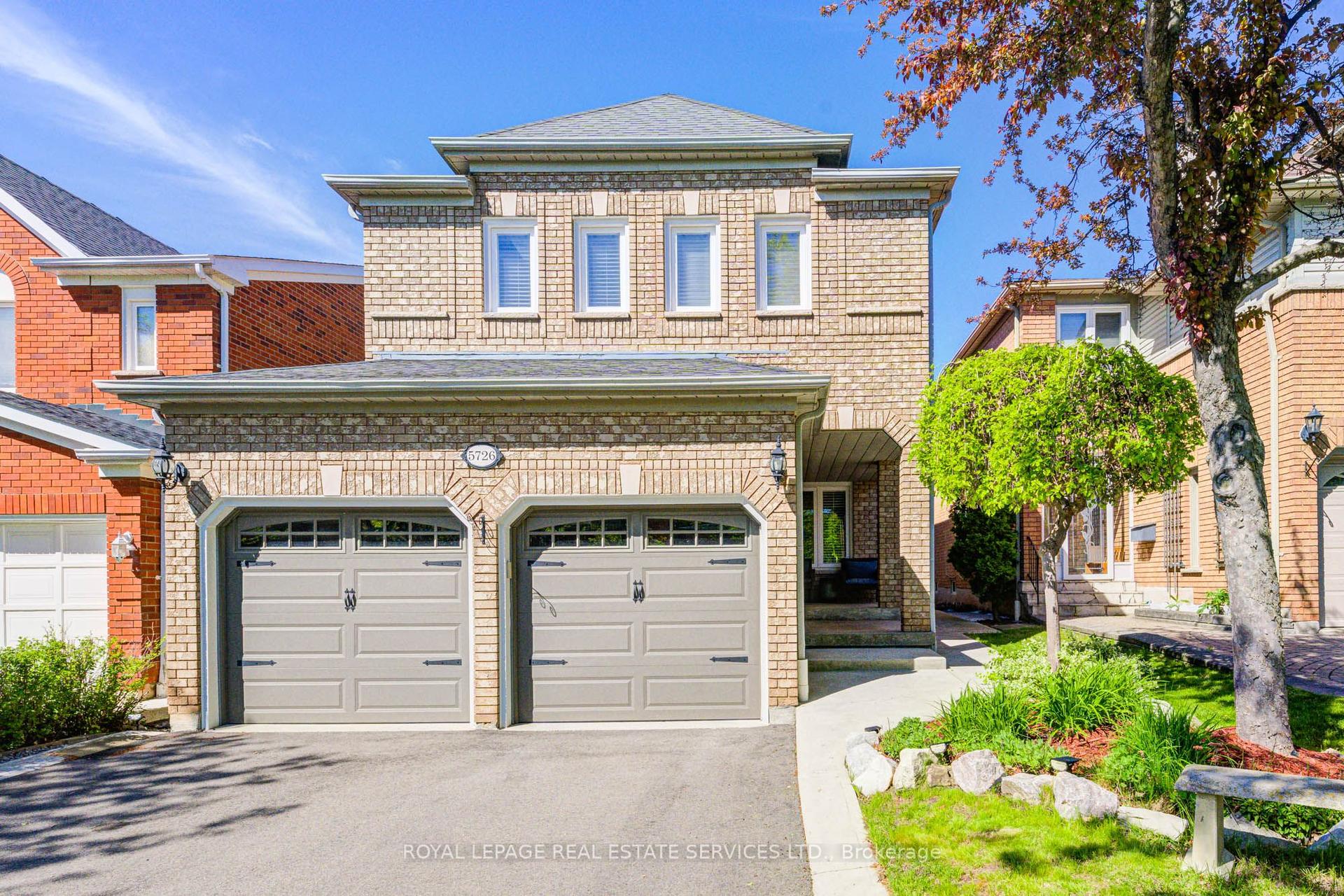 5726 Tayside Crescent — photo 1