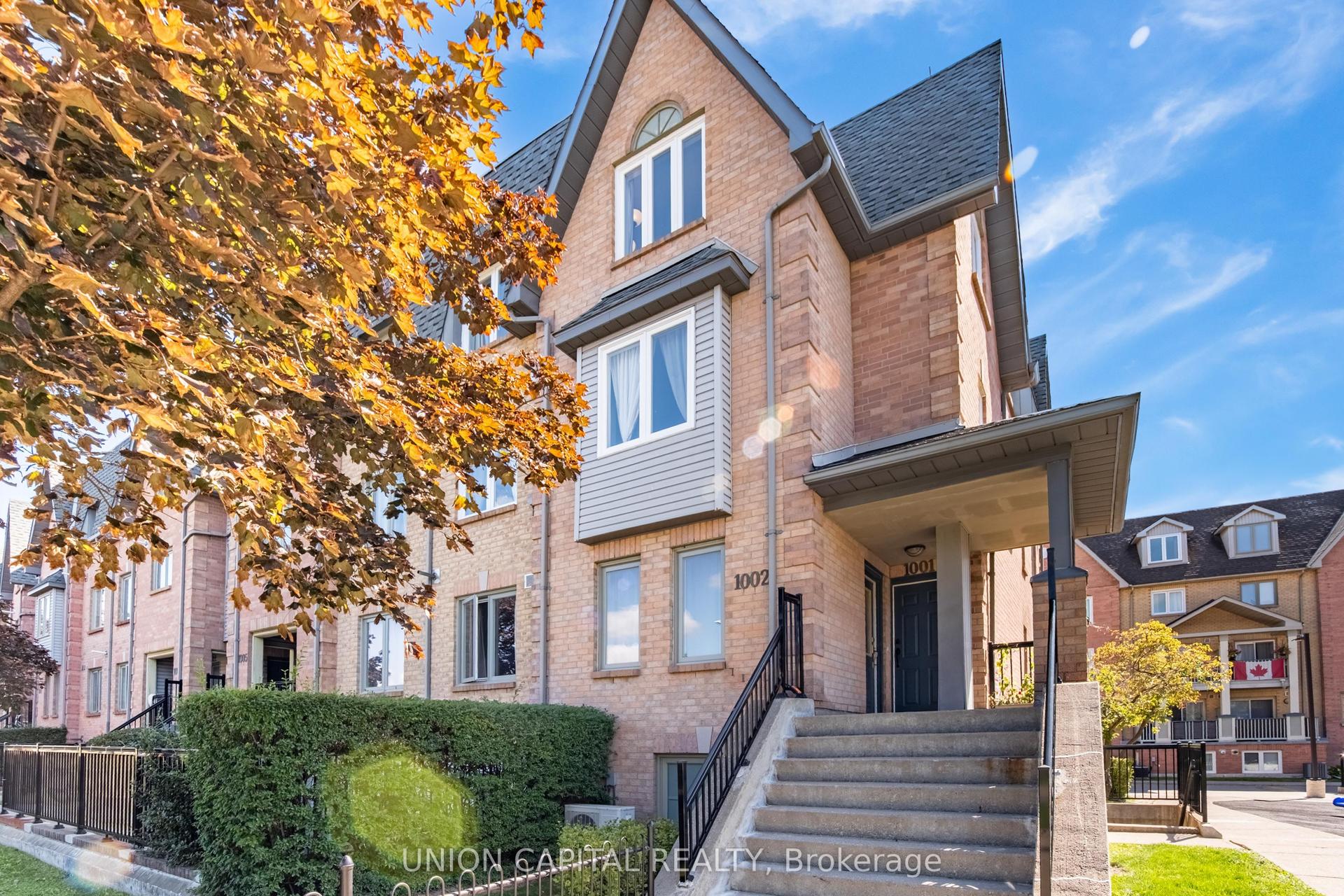 75 Weldrick Road E 1002 #1002, Richmond Hill — Condo Town for sale, photo 1