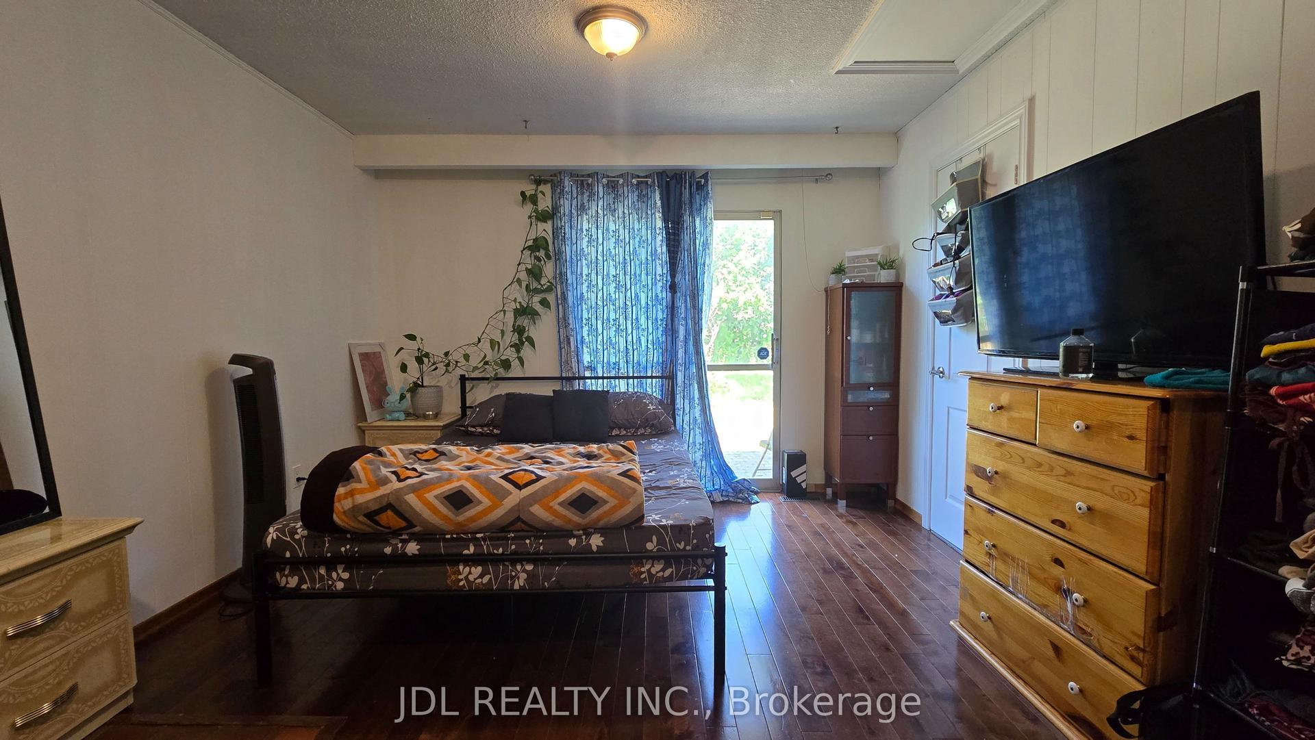 3769 Brandon Gate Drive Main Bachelor #Main Bachelor, Mississauga — Detached for lease, photo 1