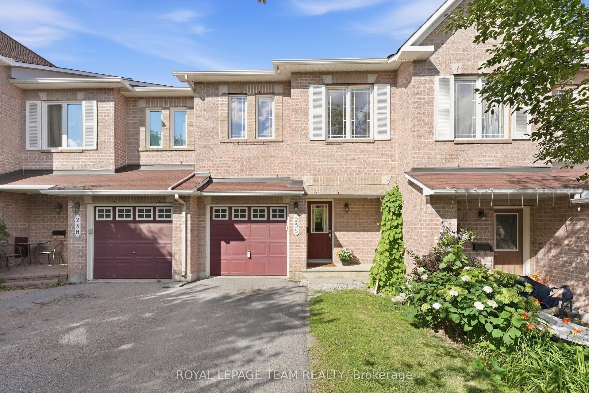 258 Forestbrook Street, Kanata — Townhouse for lease, photo 1