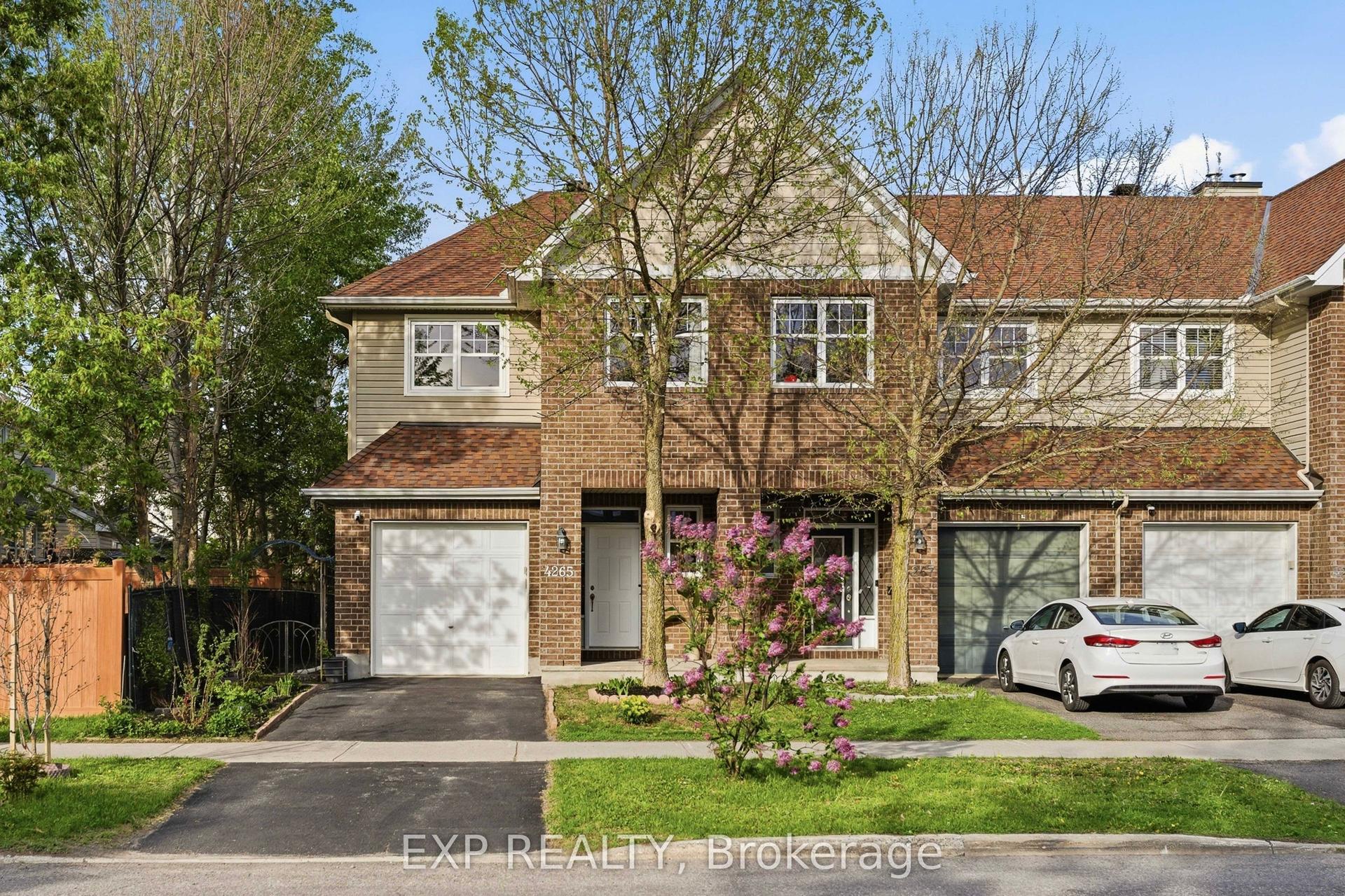 4265 Kelly Farm Drive, Blossom Park - Airport and Area — Townhouse for sale, photo 1