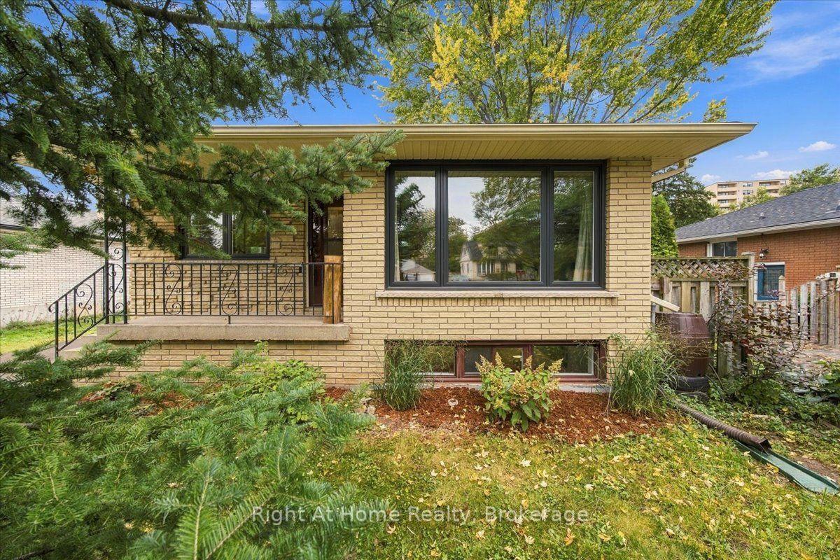 662 Dynes Road, Burlington — Detached for sale, photo 1
