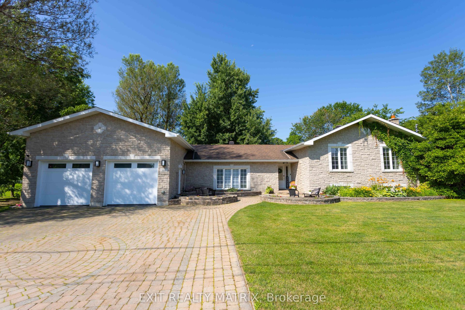 8399 Rowan Drive, Greely - Metcalfe - Osgoode - Vernon and Area — Detached for sale, photo 1