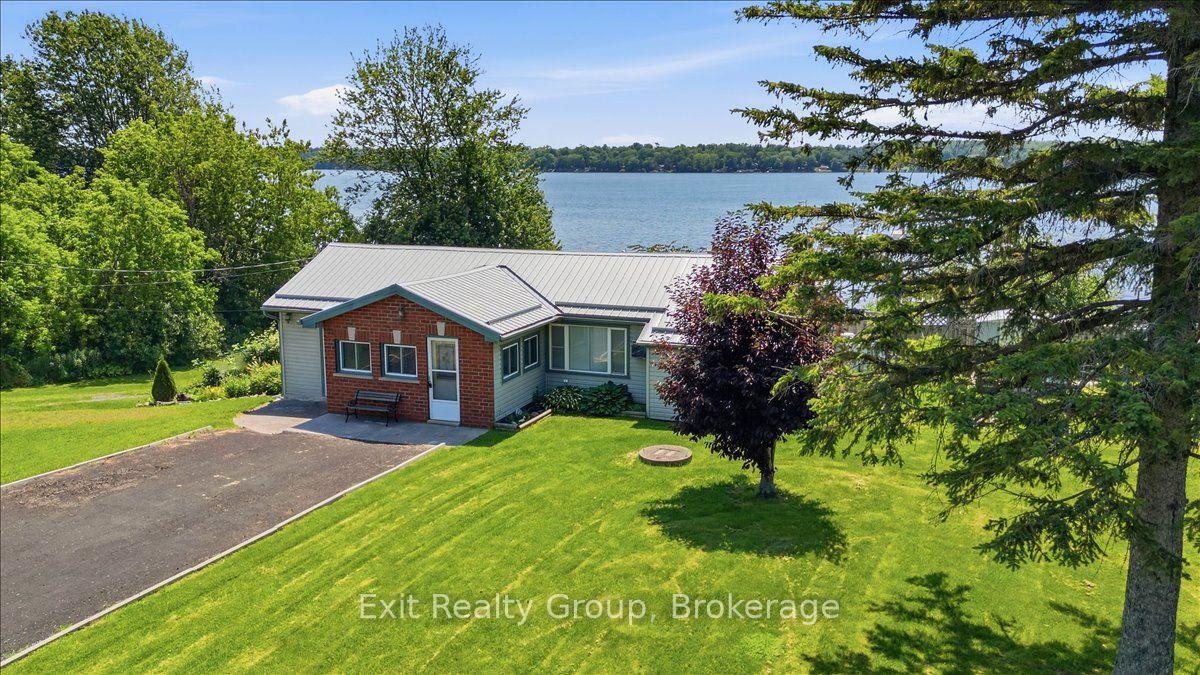 1083 Lakeside Drive, Prince Edward County — Detached for sale, photo 1