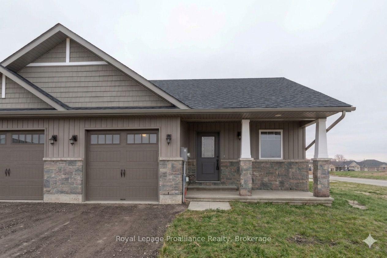 123 Farrington Crescent — photo 1