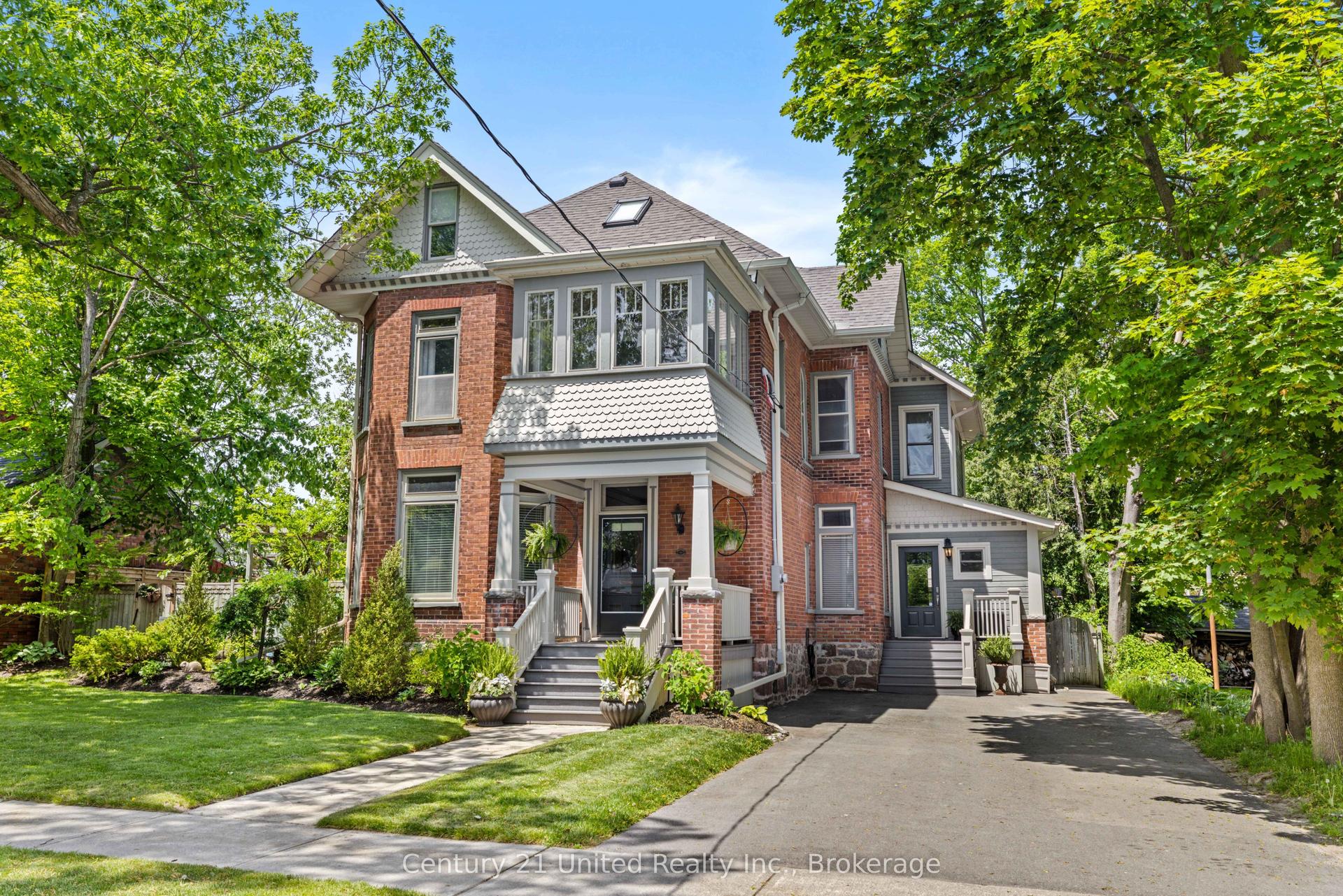 186 Aberdeen Avenue — photo 1