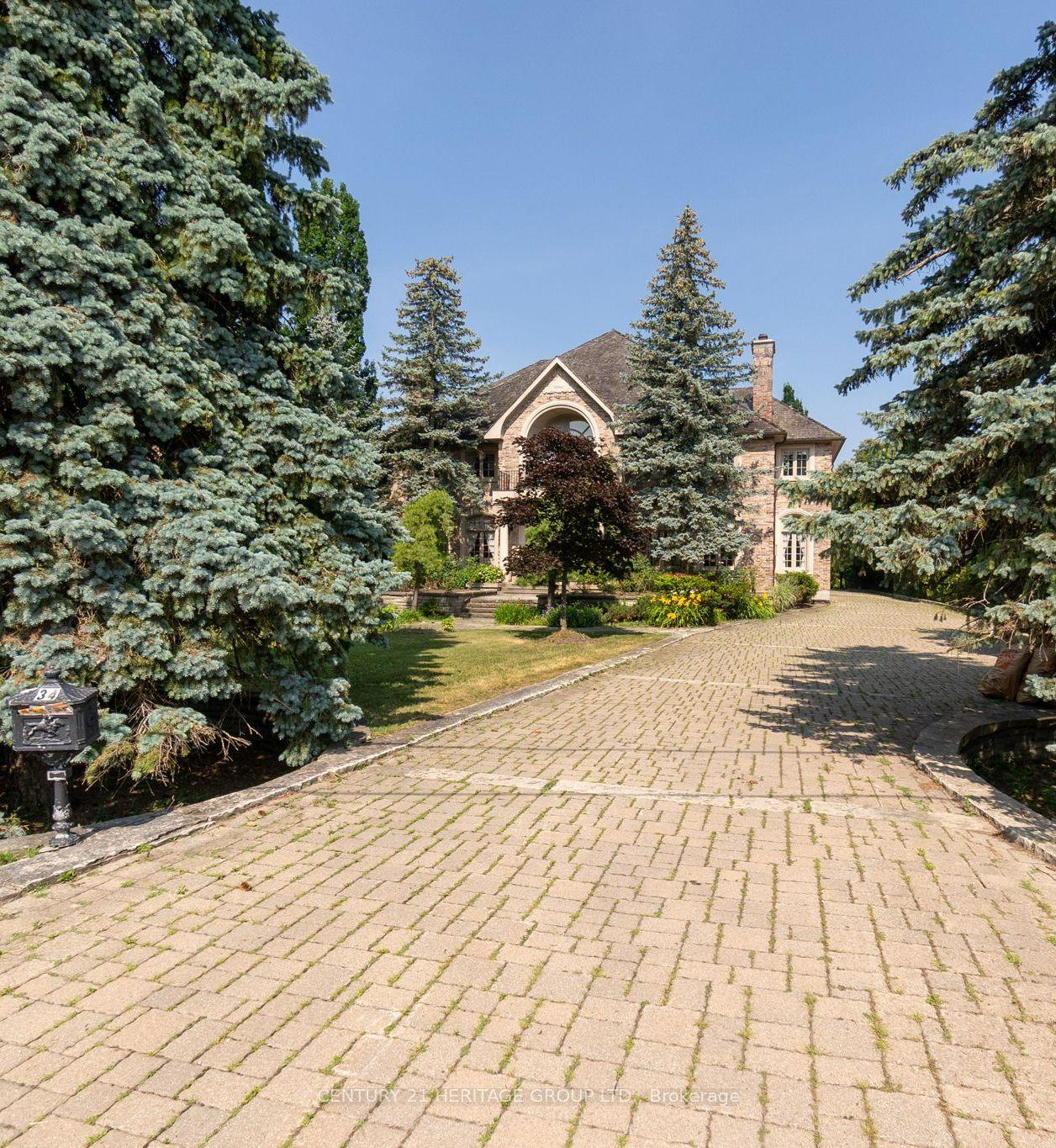 34 Maryvale Crescent — photo 1