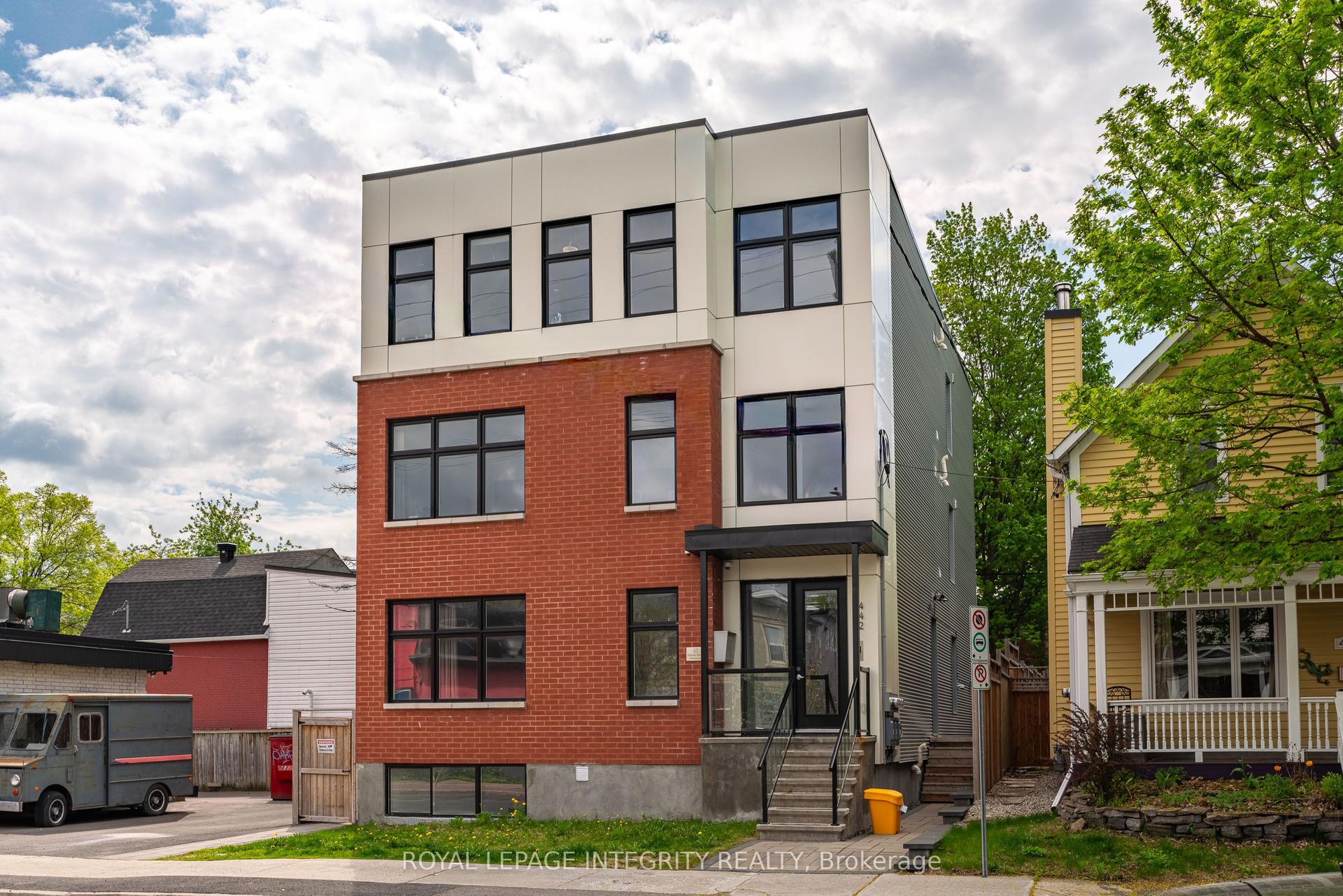 442 SUNNYSIDE Avenue — photo 1