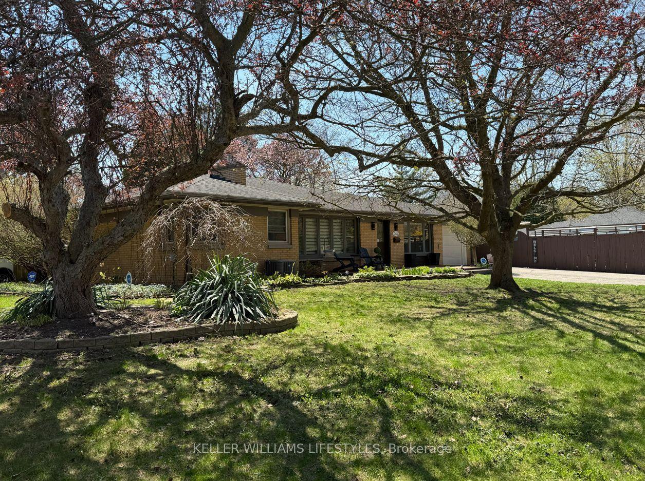 345 Glenrose Drive — photo 1