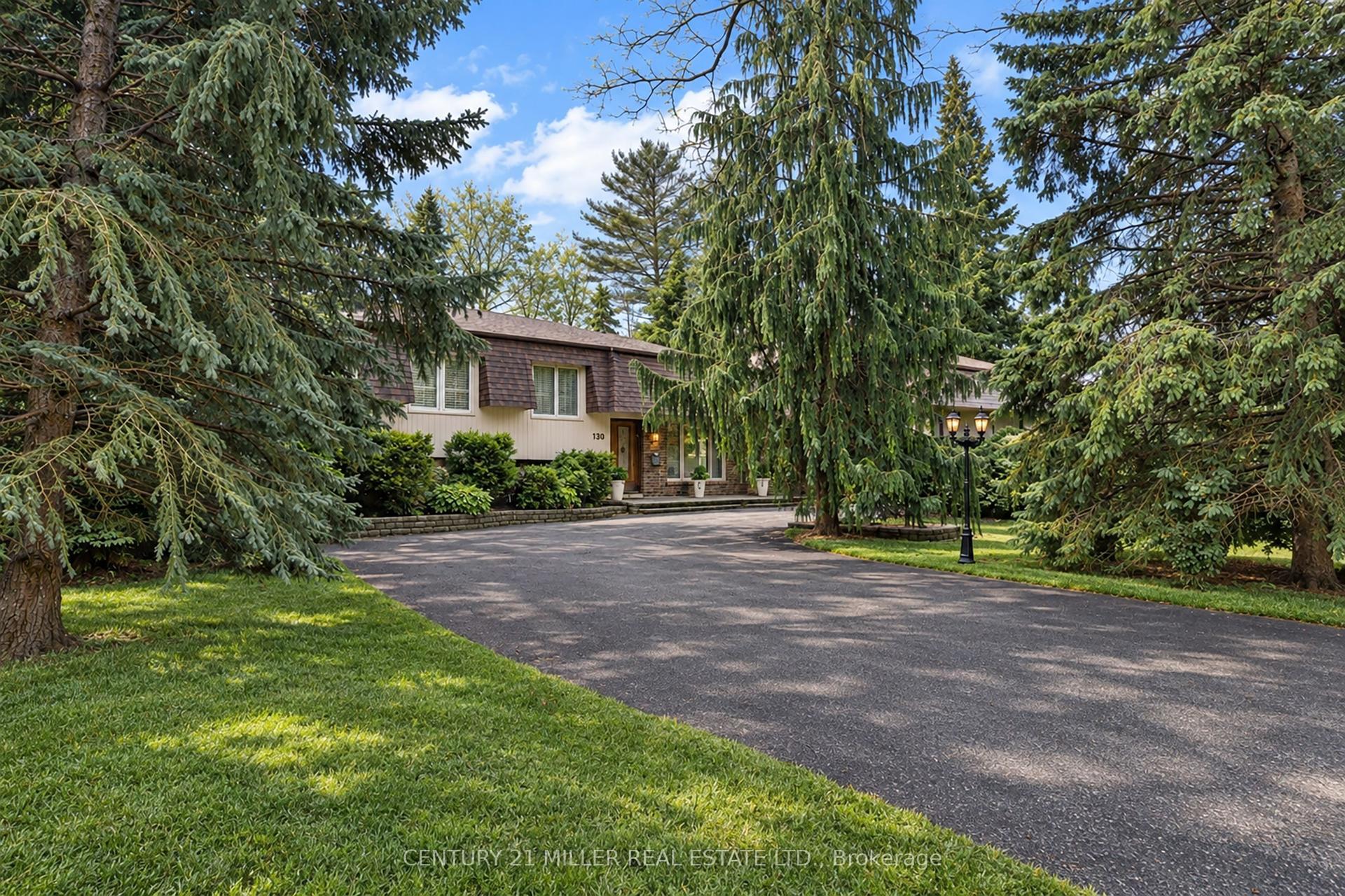 130 Tavistock Square, Oakville — Detached for sale, photo 1