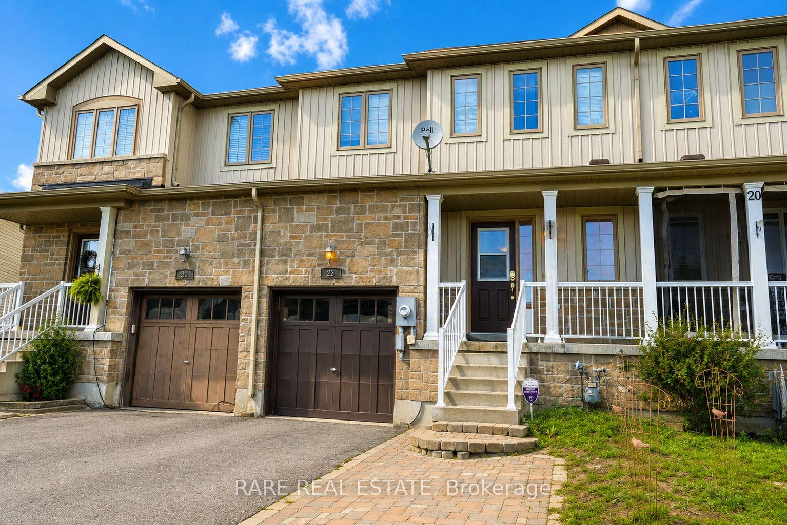 22 Admiral Crescent, Essa — Townhouse for sale, photo 1