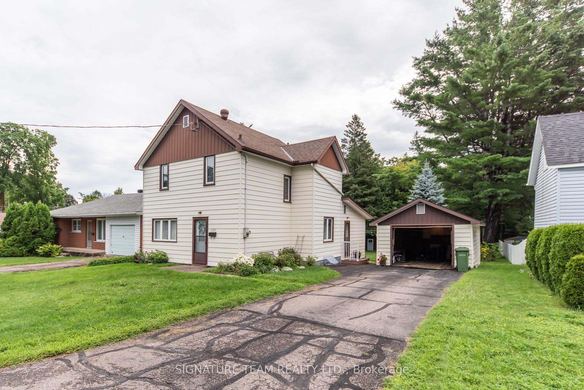 259 Peter Street, Pembroke — Detached for sale, photo 1